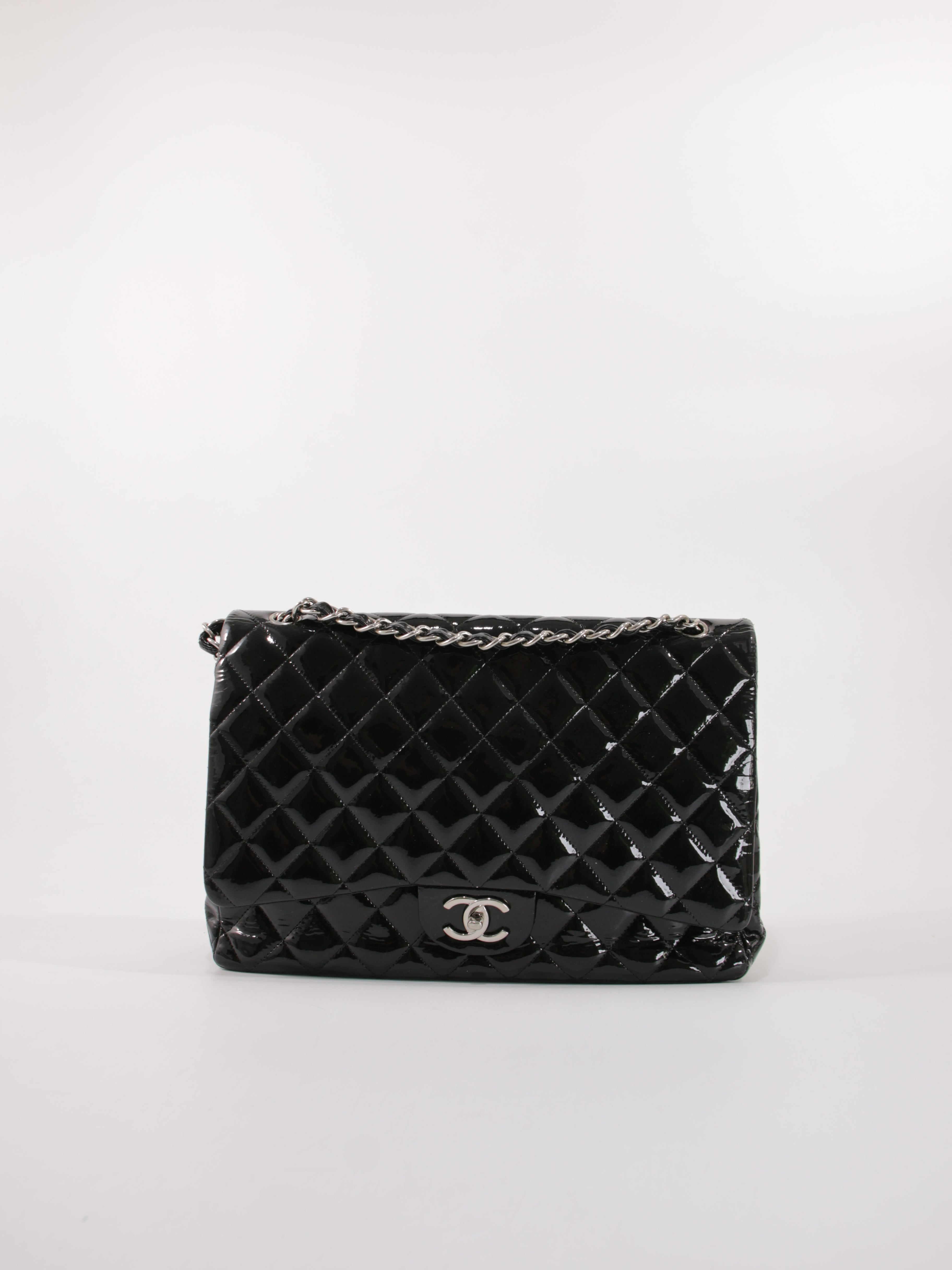 CHANEL - MAXI FLAP