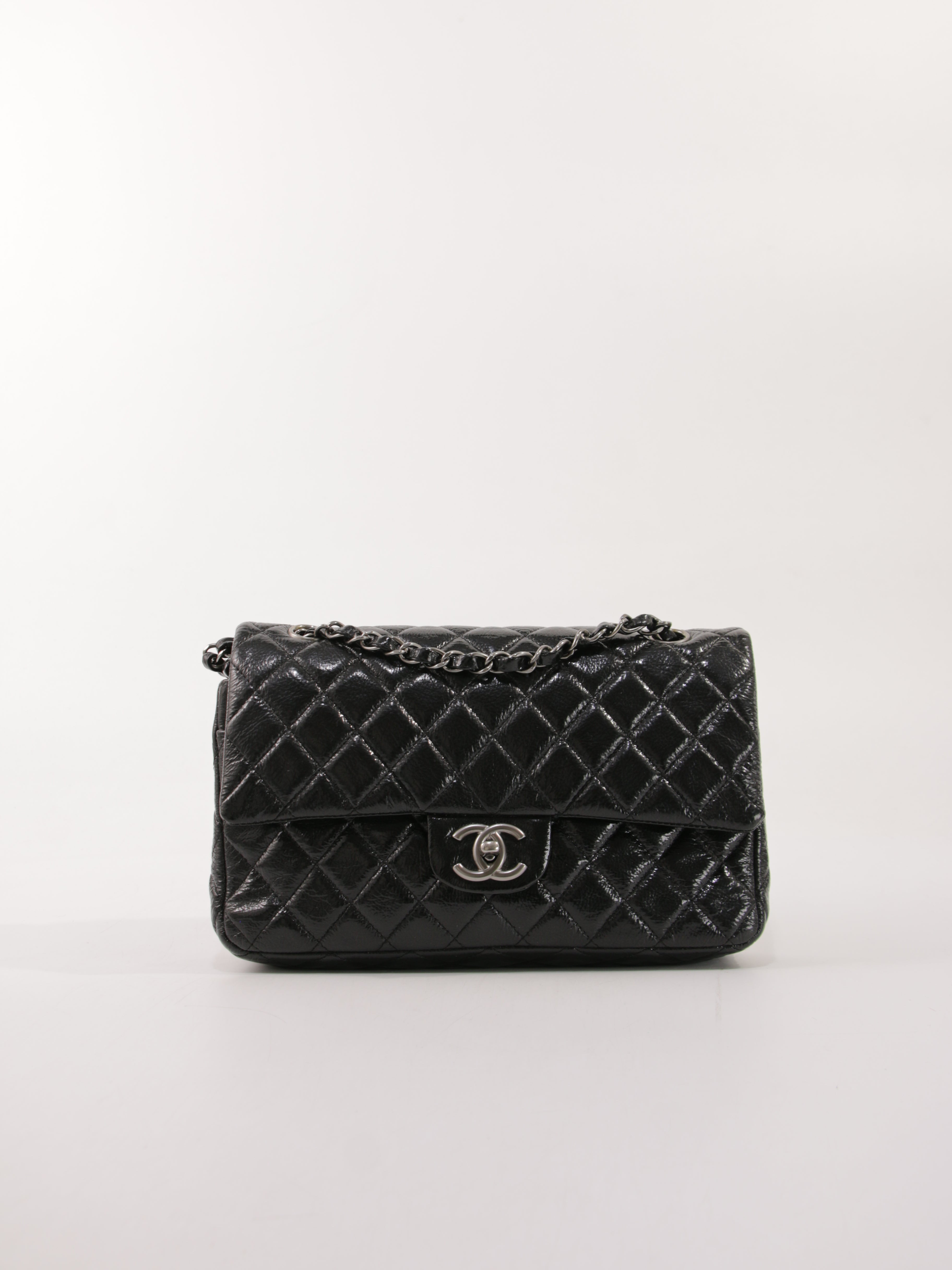 CHANEL - MEDIUM CLASSIC FLAP