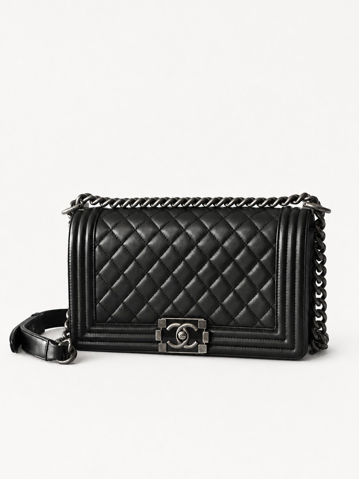 CHANEL - Boy