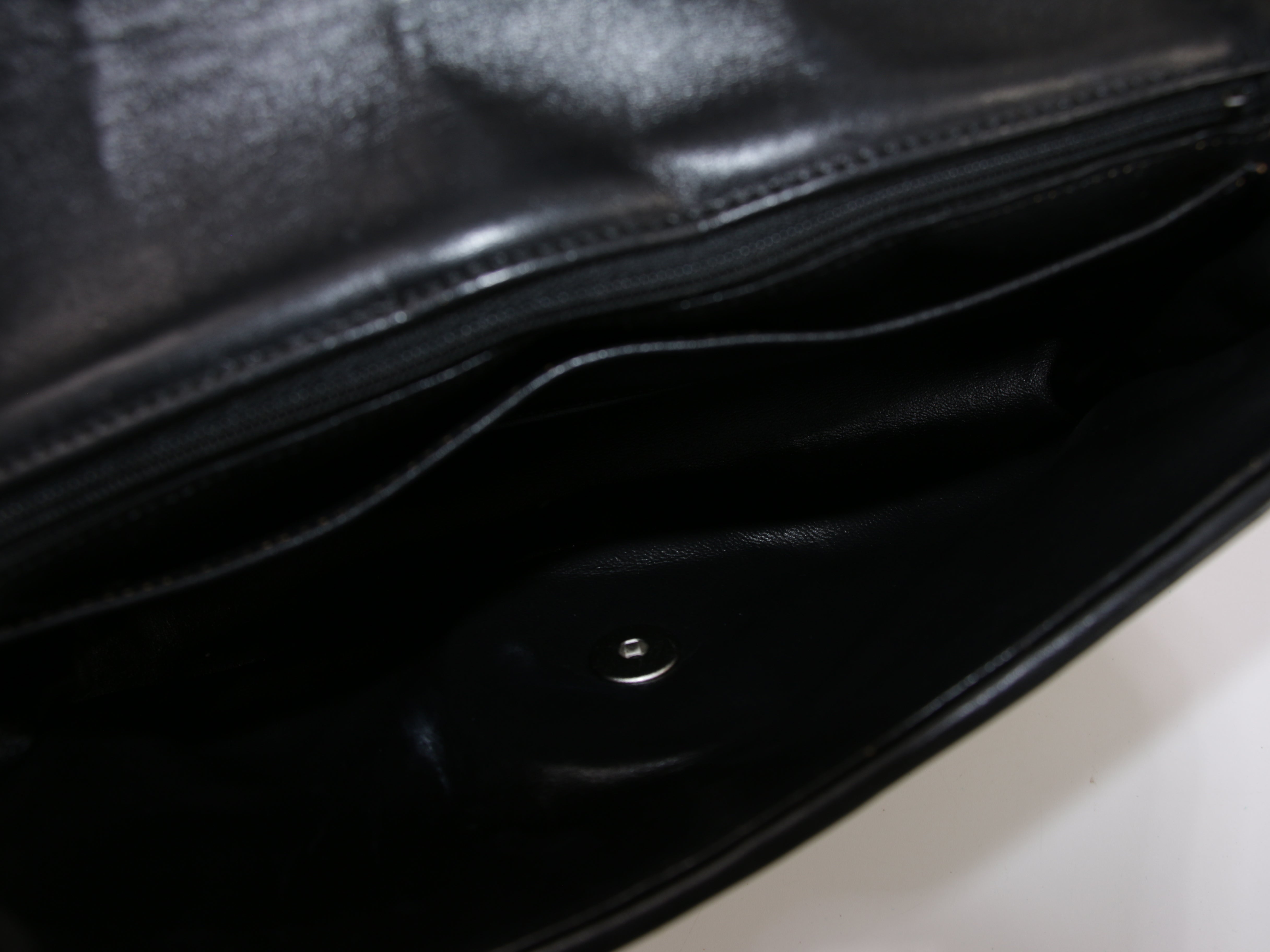 Medium Single Flap
