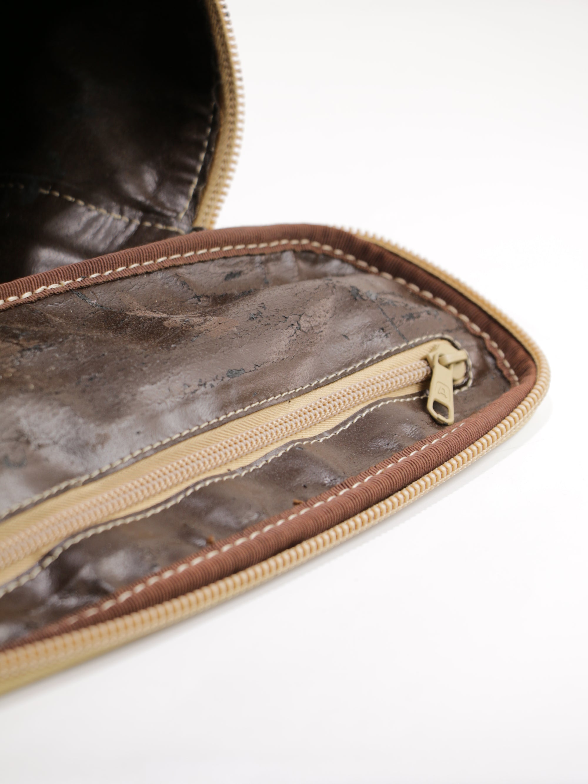 Cosmetic pouch