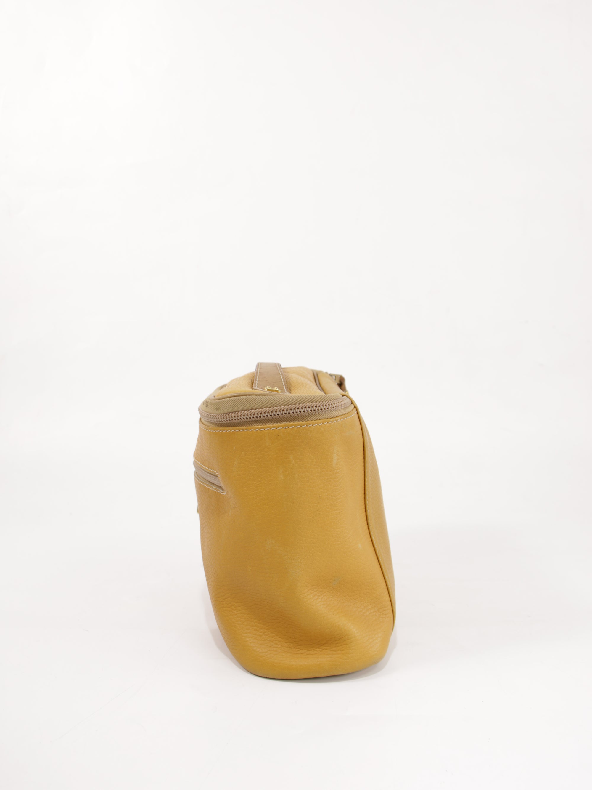 Cosmetic pouch