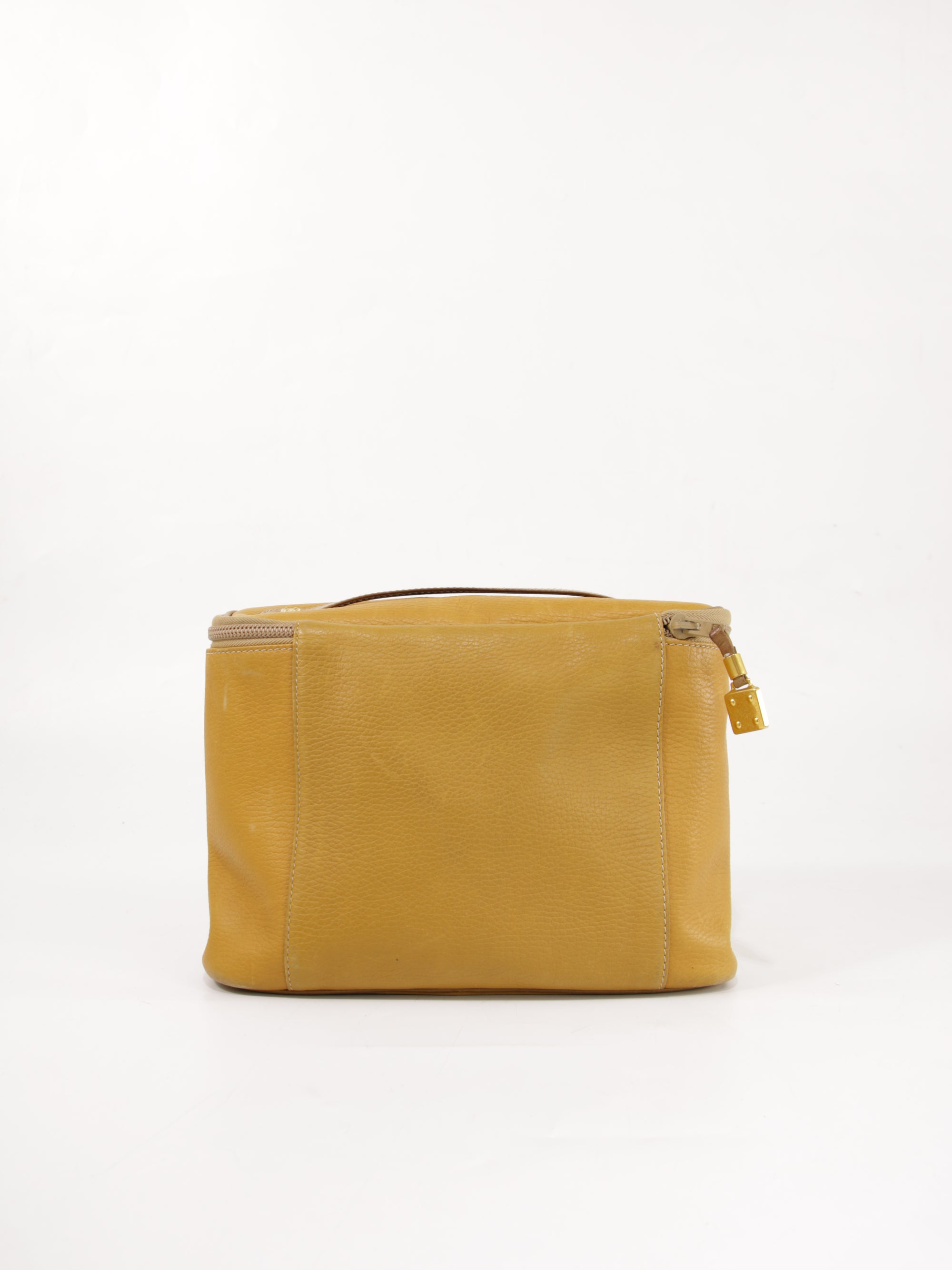 Cosmetic pouch