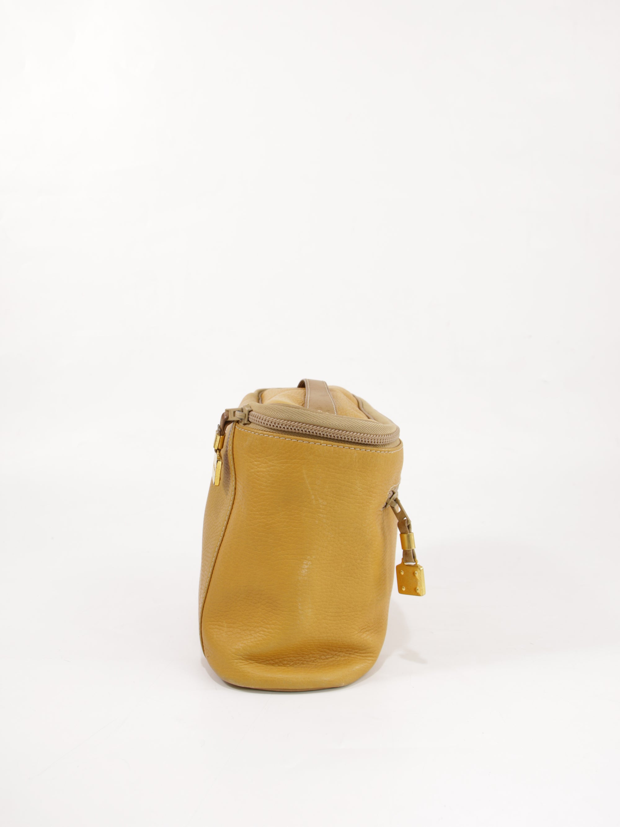 Cosmetic pouch