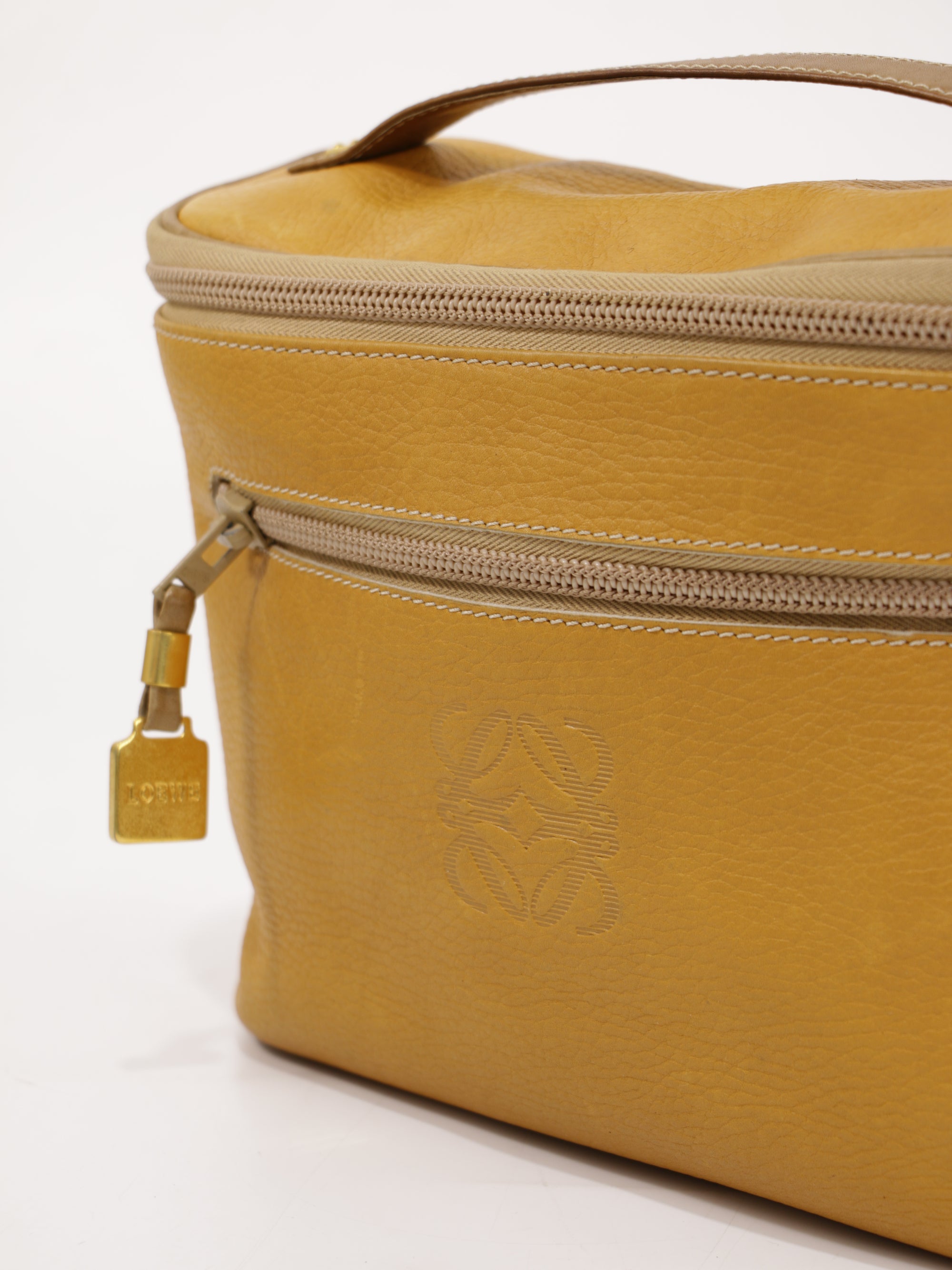 Cosmetic pouch