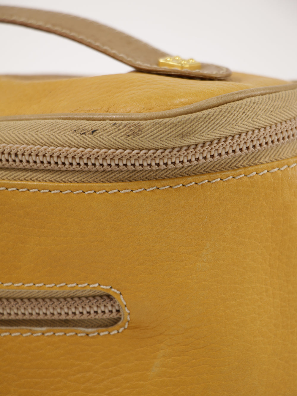 Cosmetic pouch