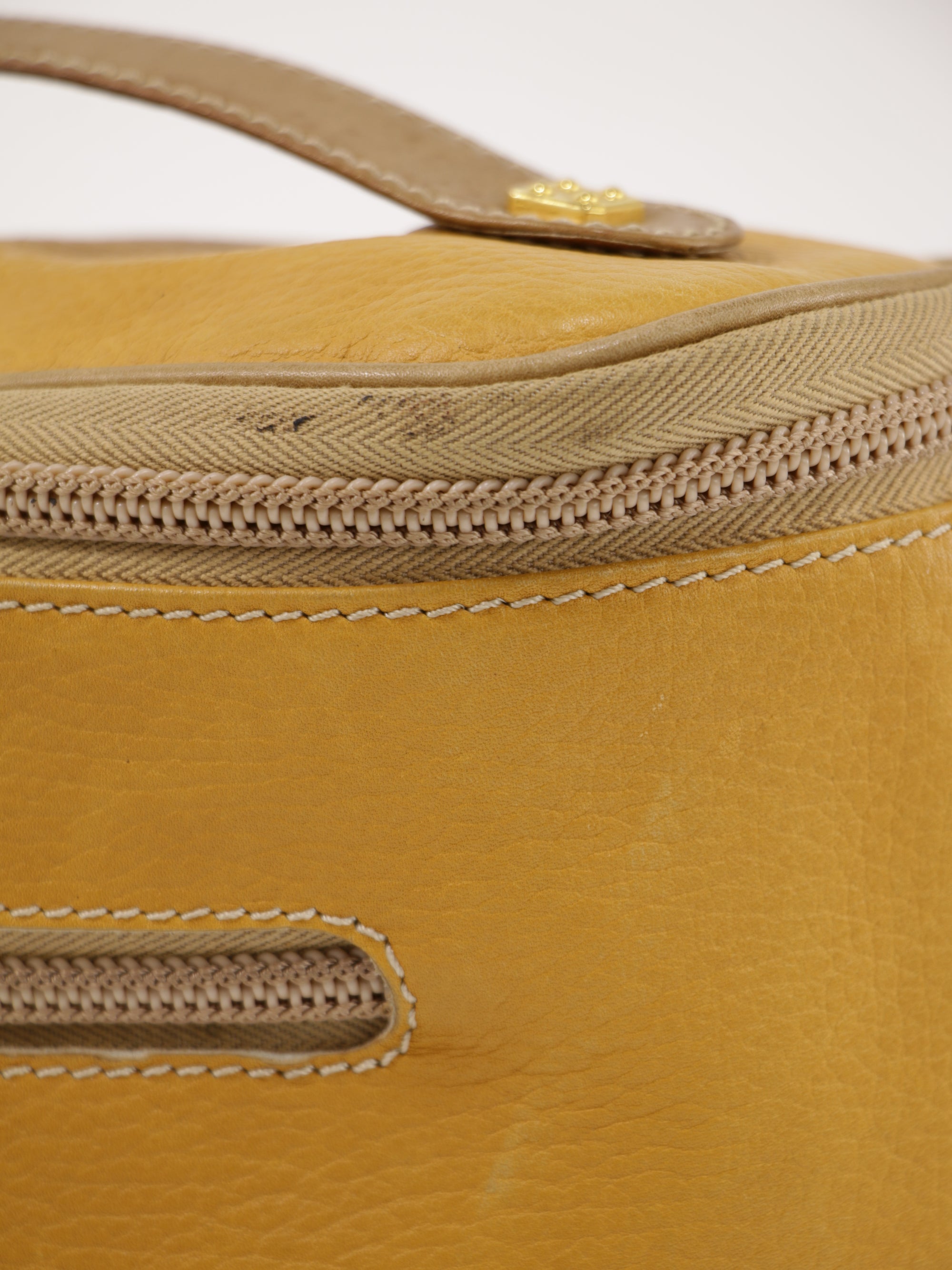 Cosmetic pouch