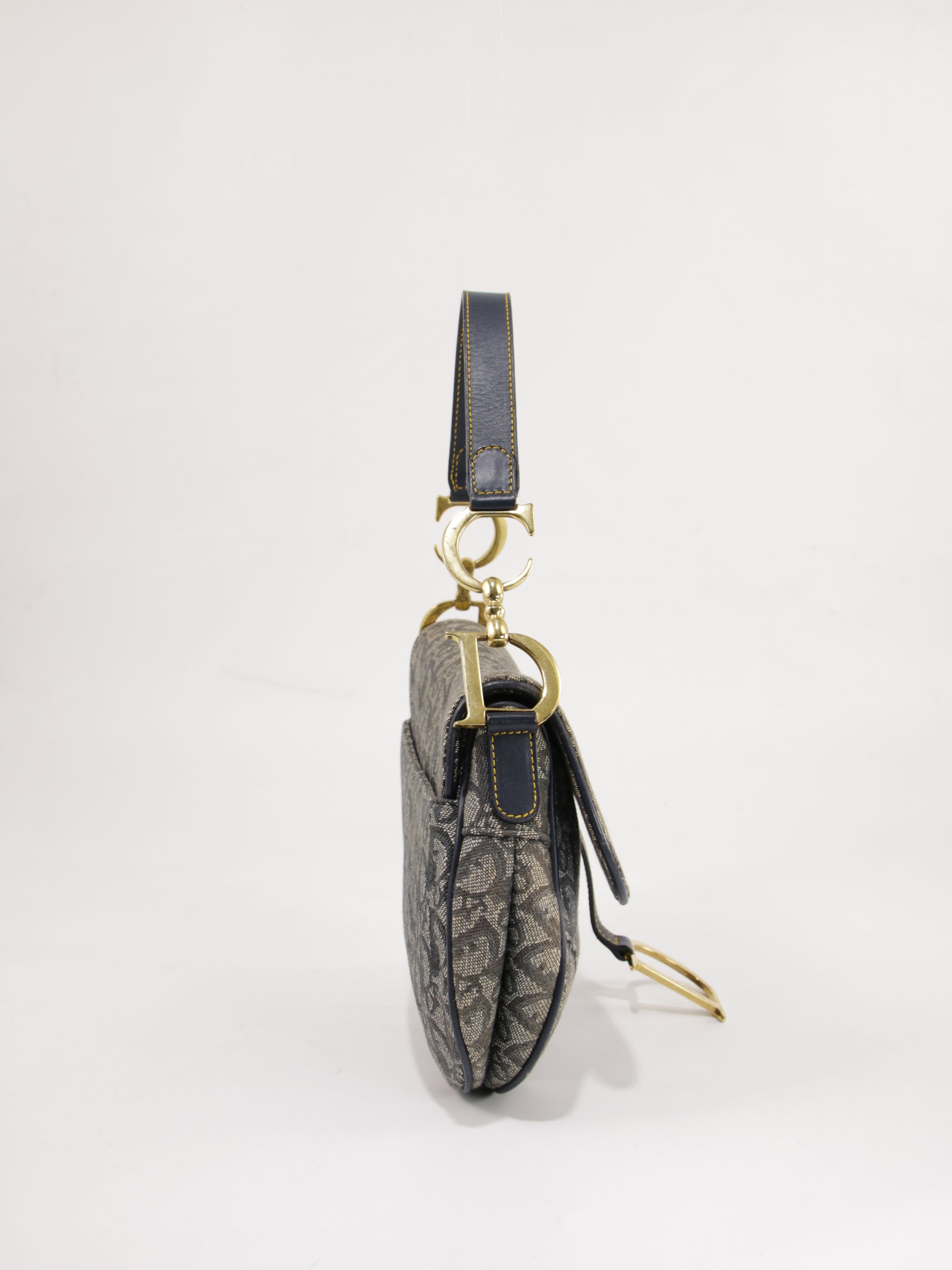Saddle