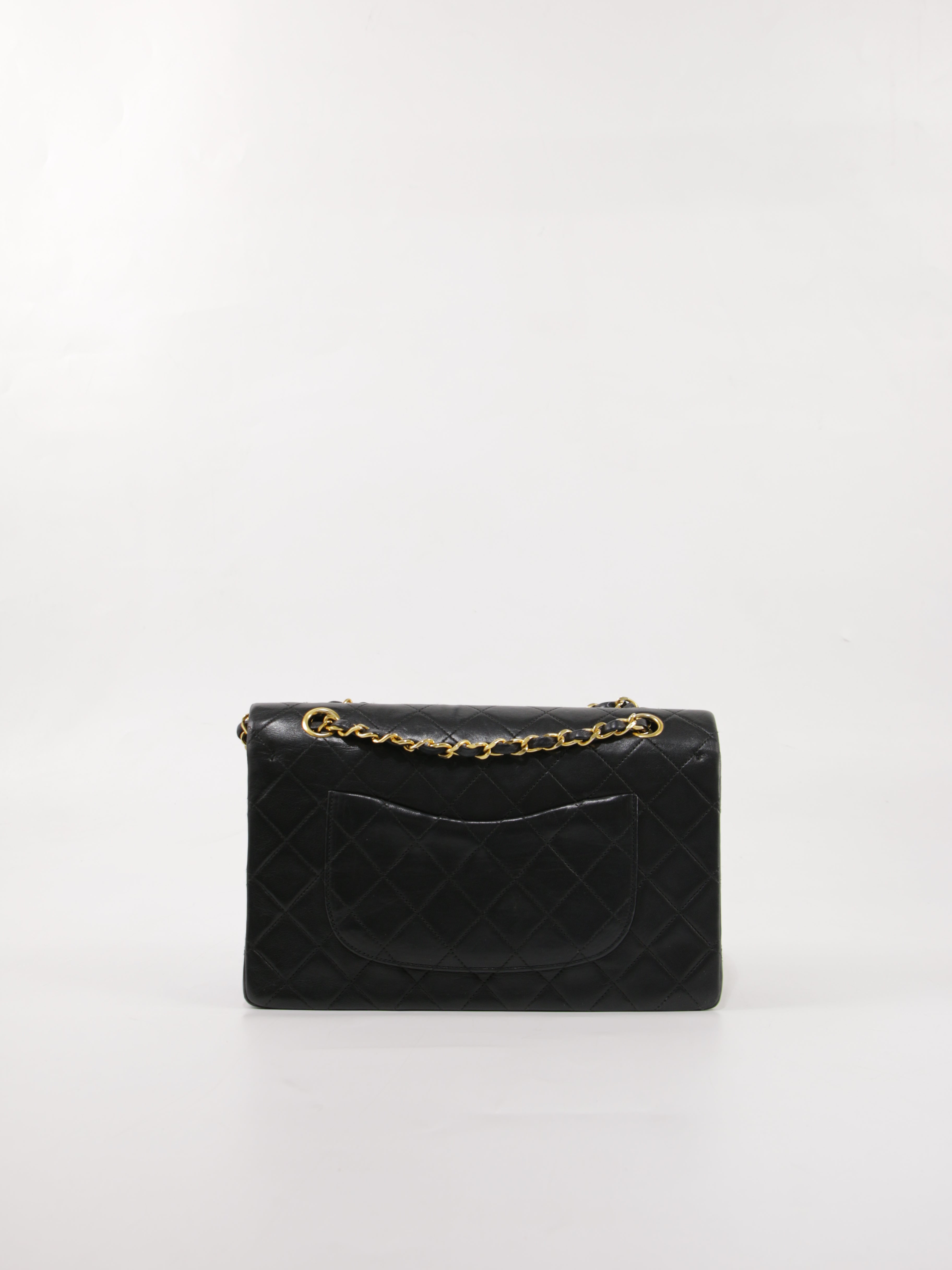 Medium Classic Flap