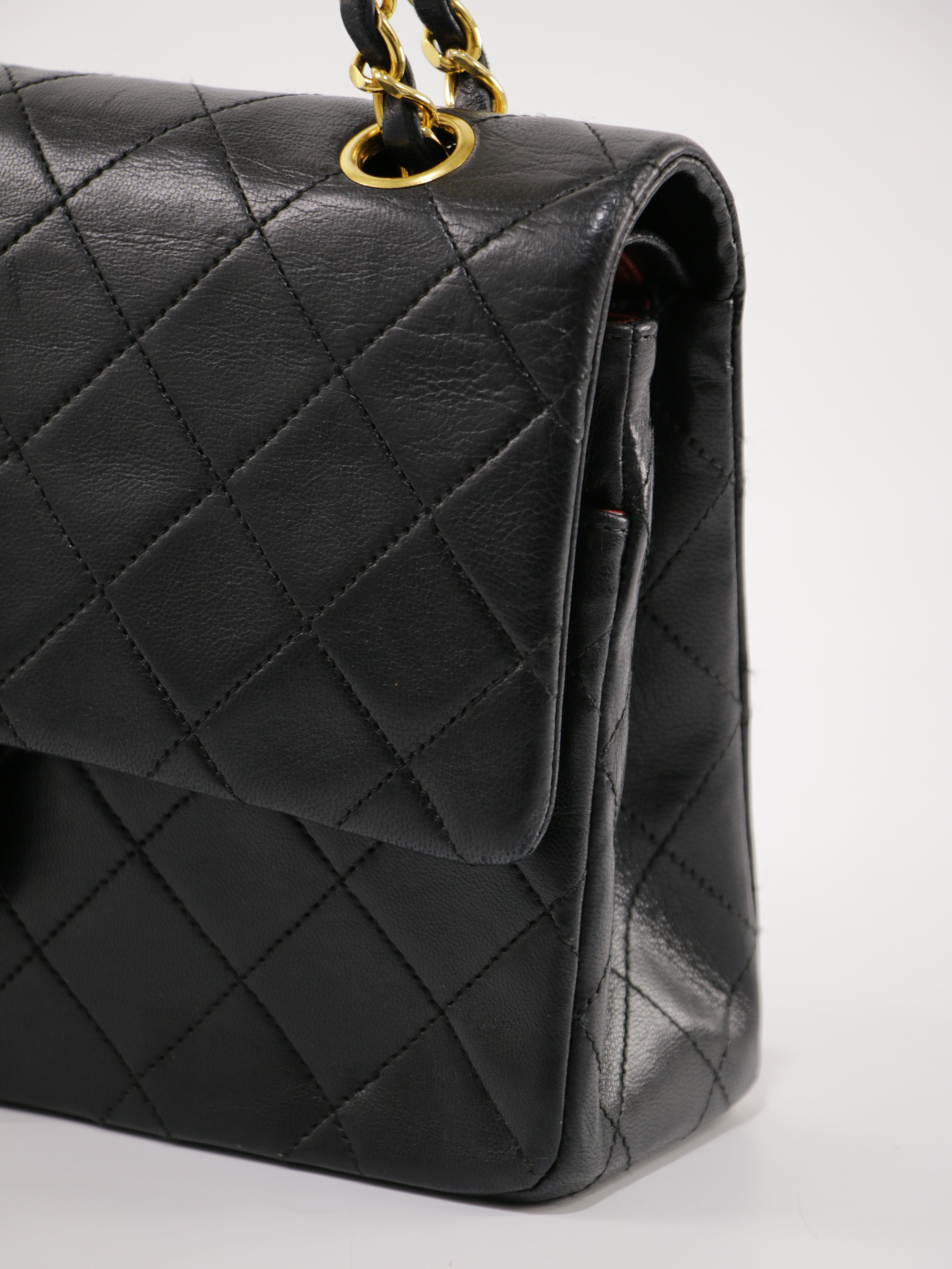 Medium Classic Flap
