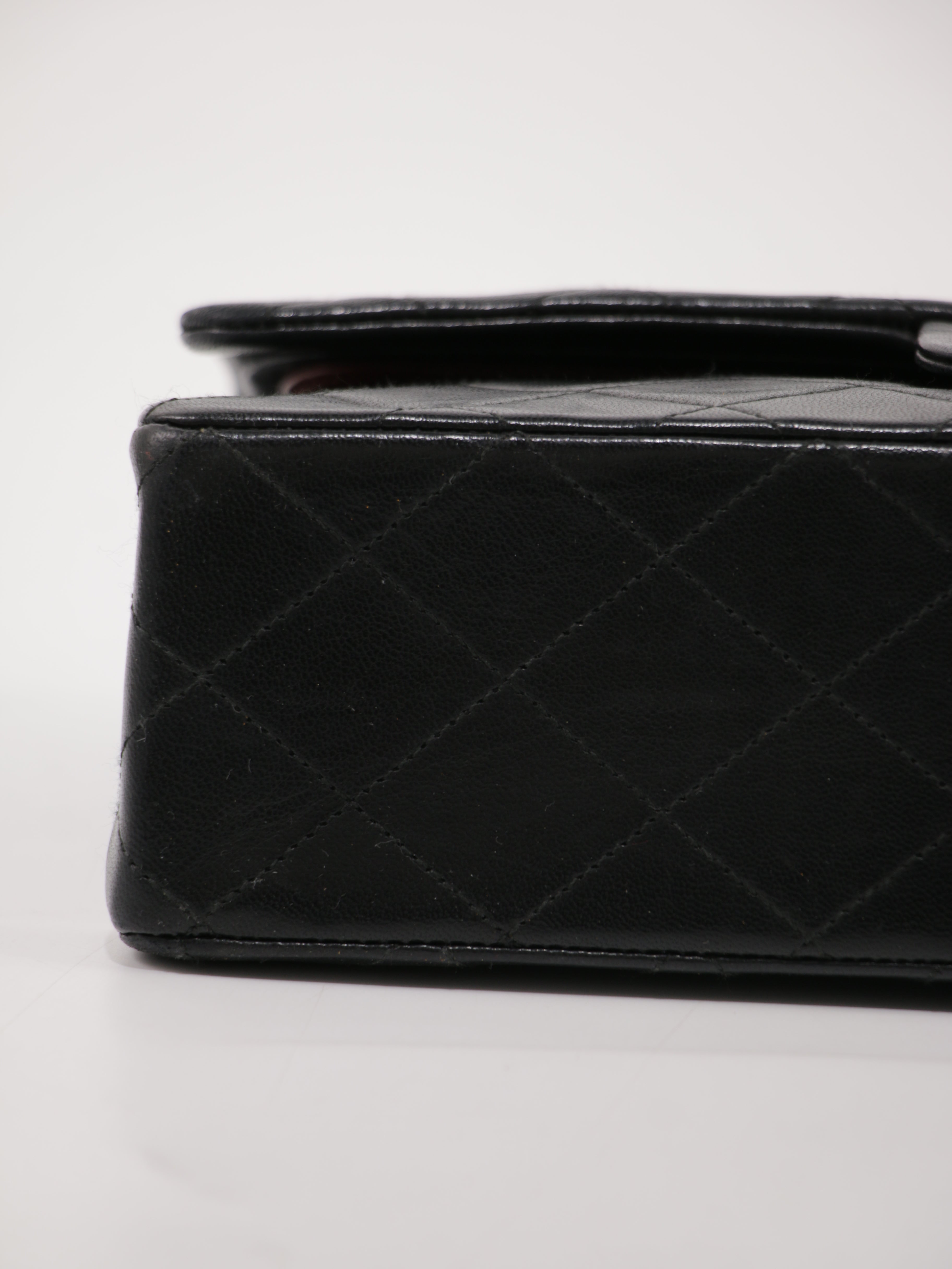 Medium Classic Flap