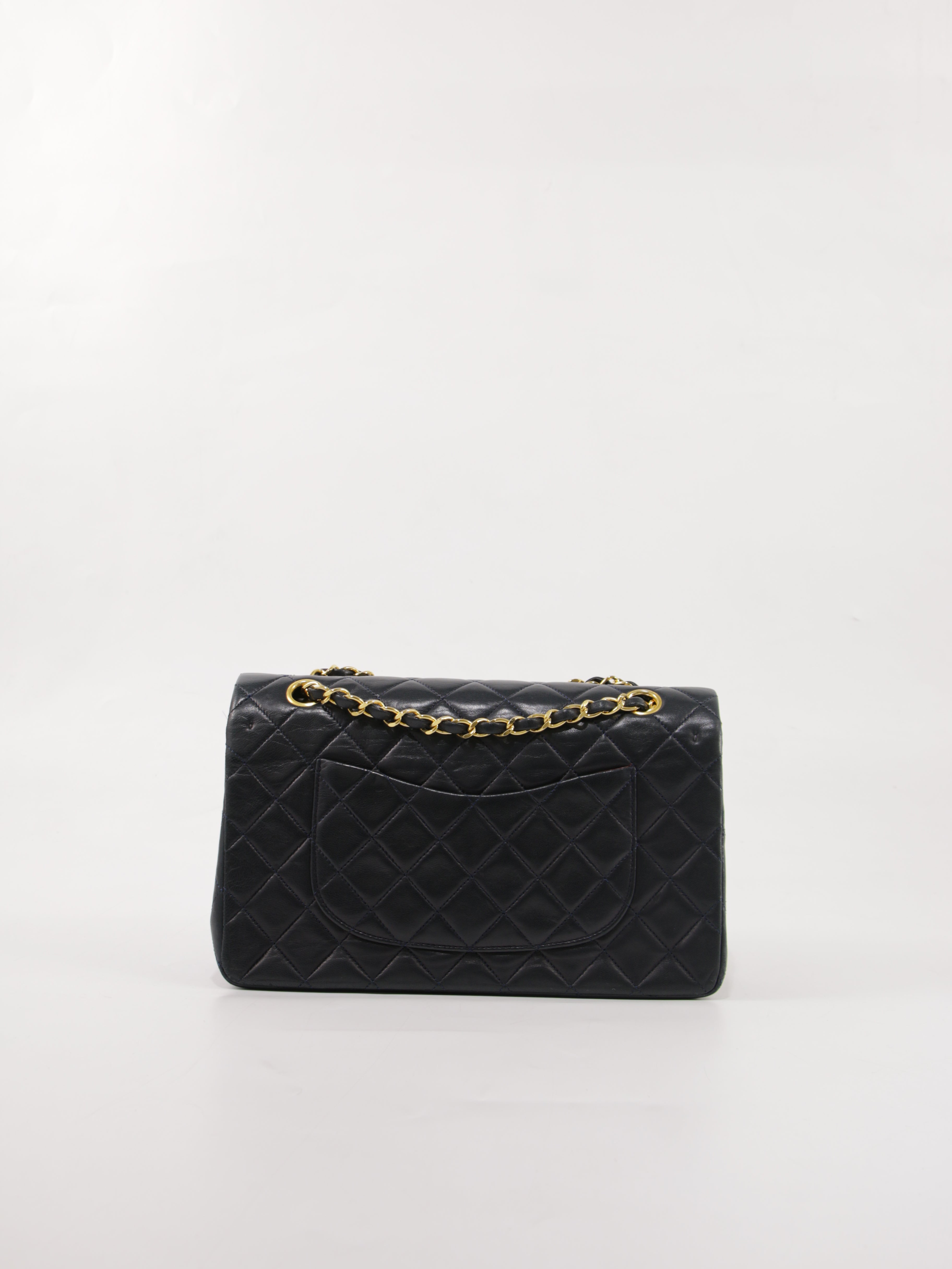 Medium Classic Flap