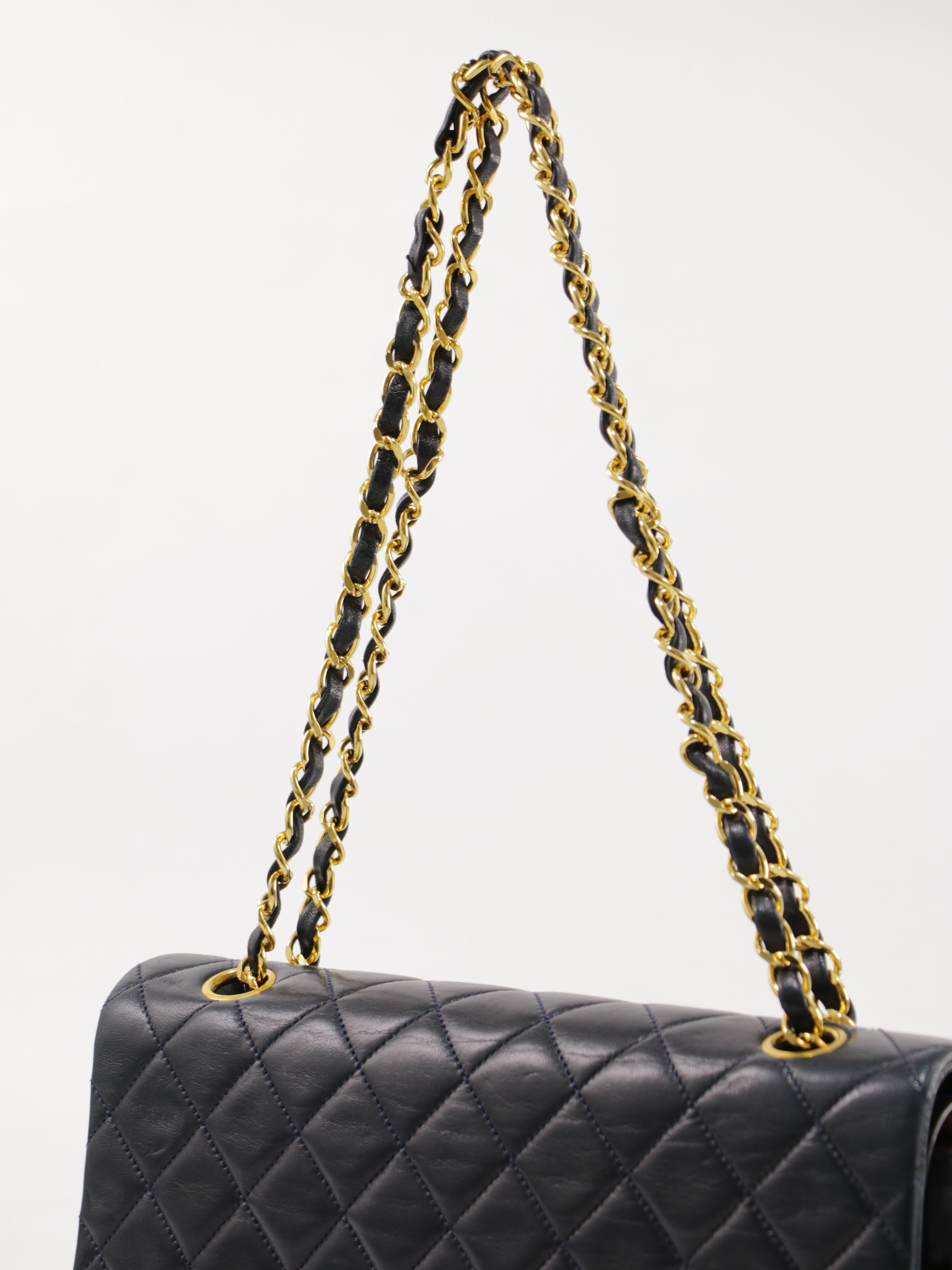 Medium Classic Flap