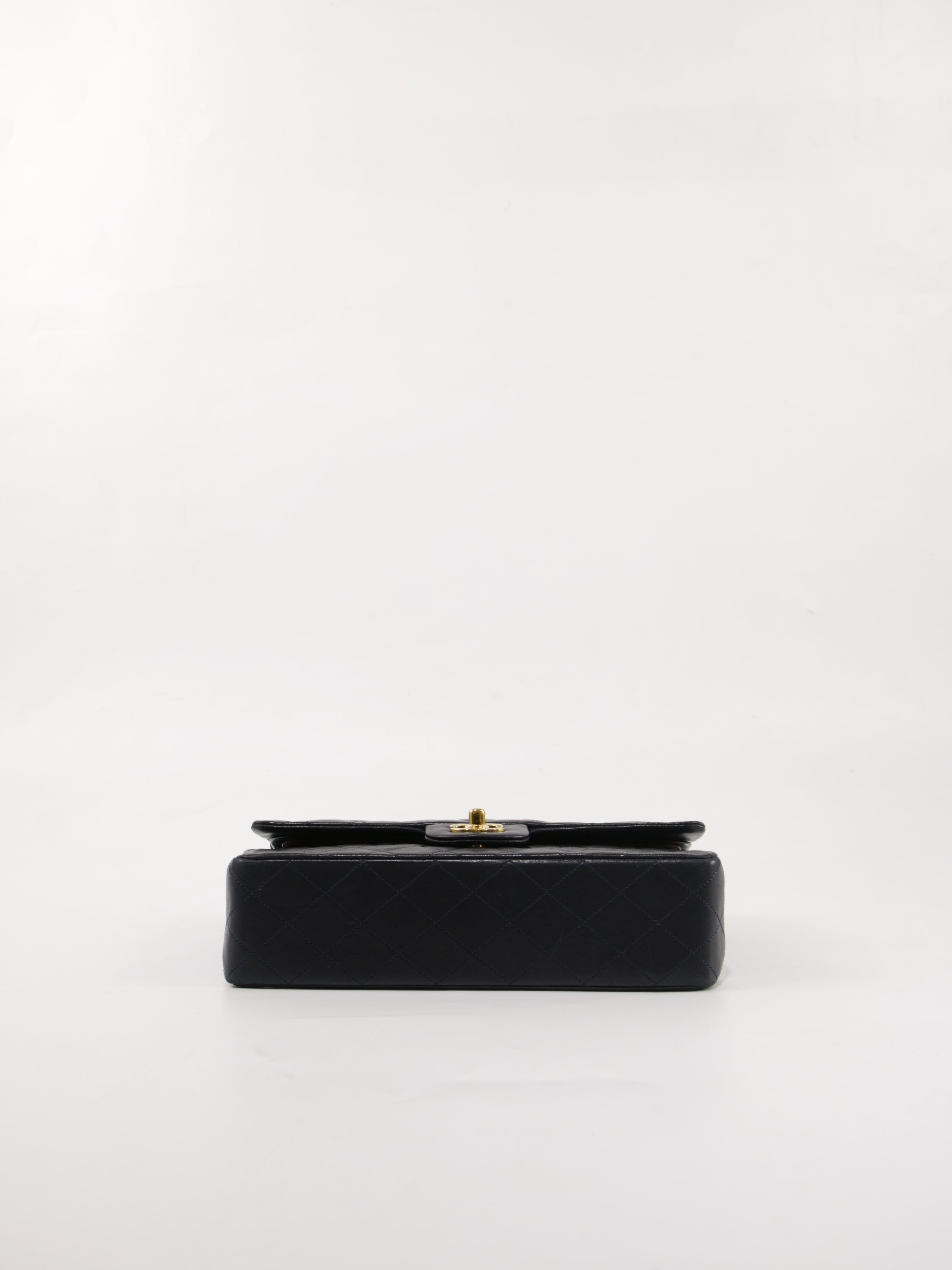 Medium Classic Flap