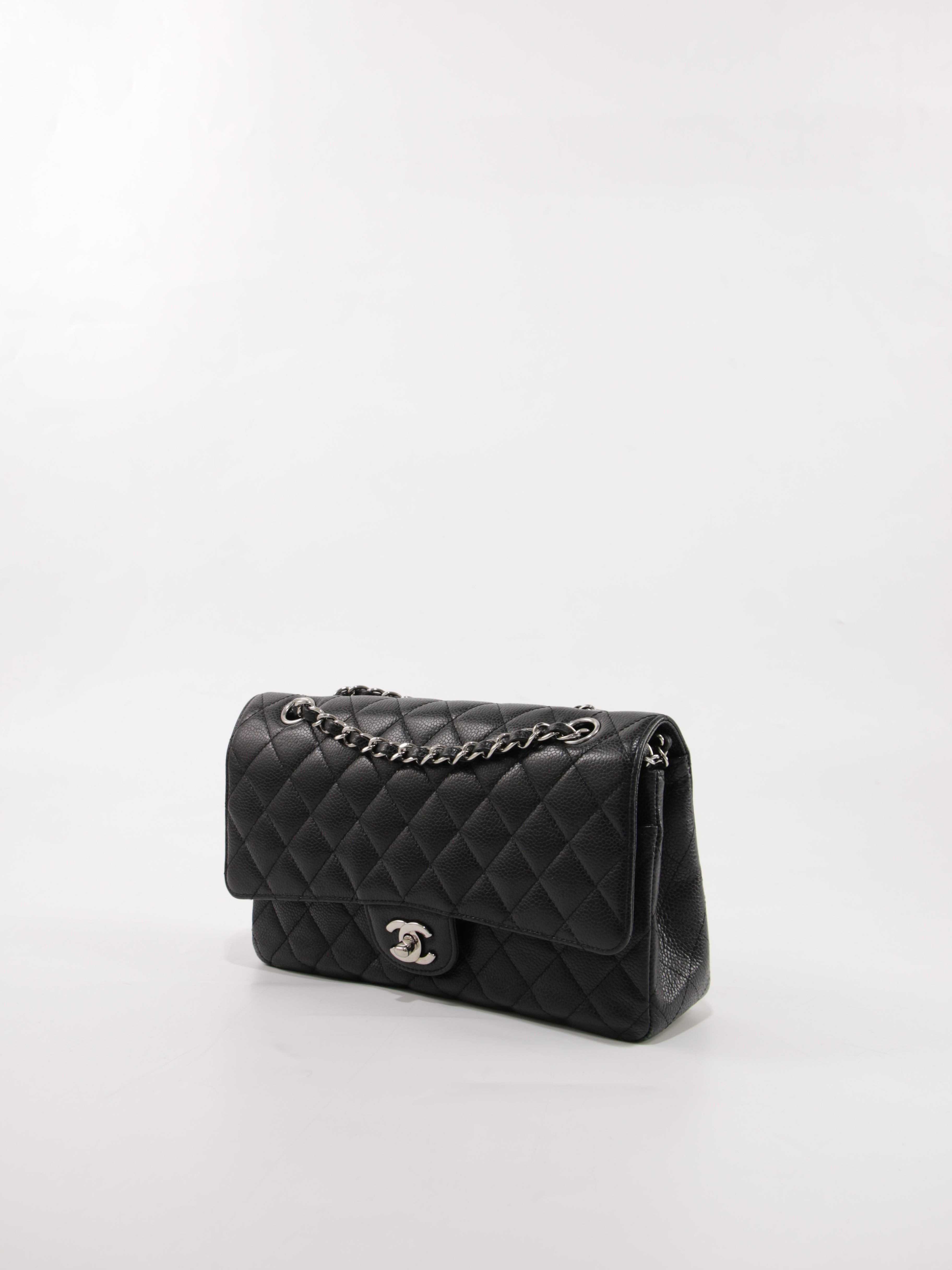 Medium Classic Flap