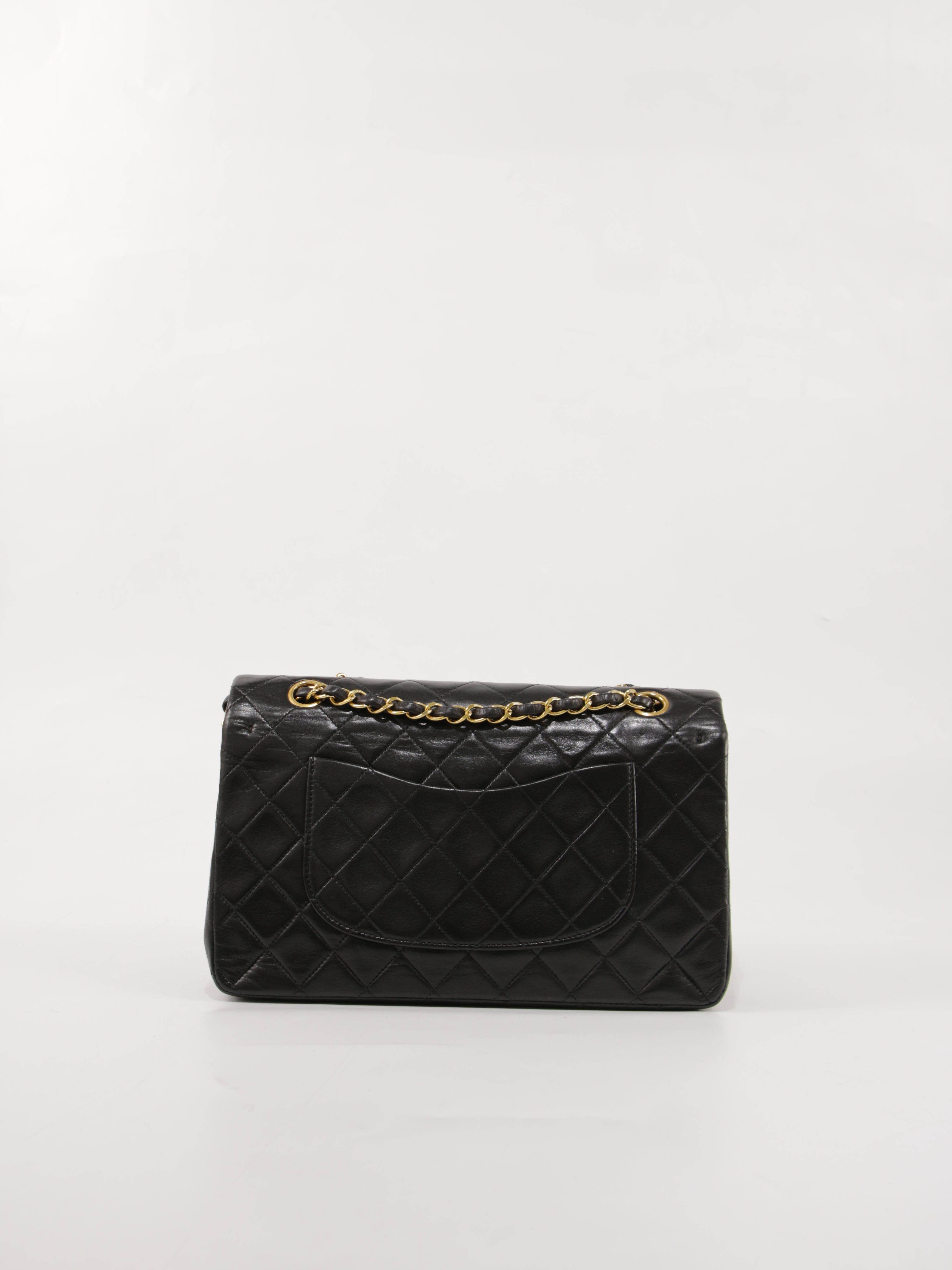 Medium Classic Flap