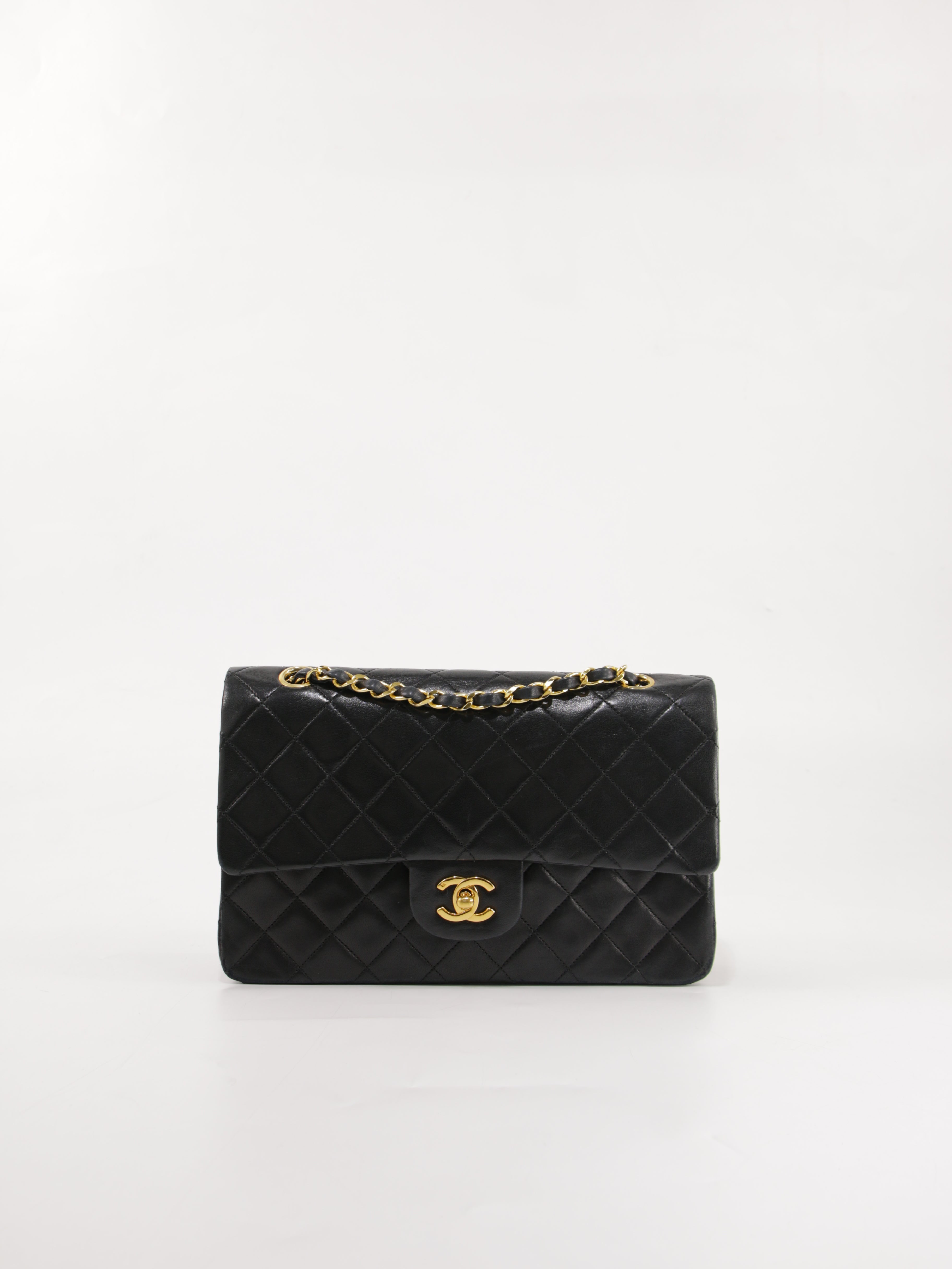 Medium Classic Flap