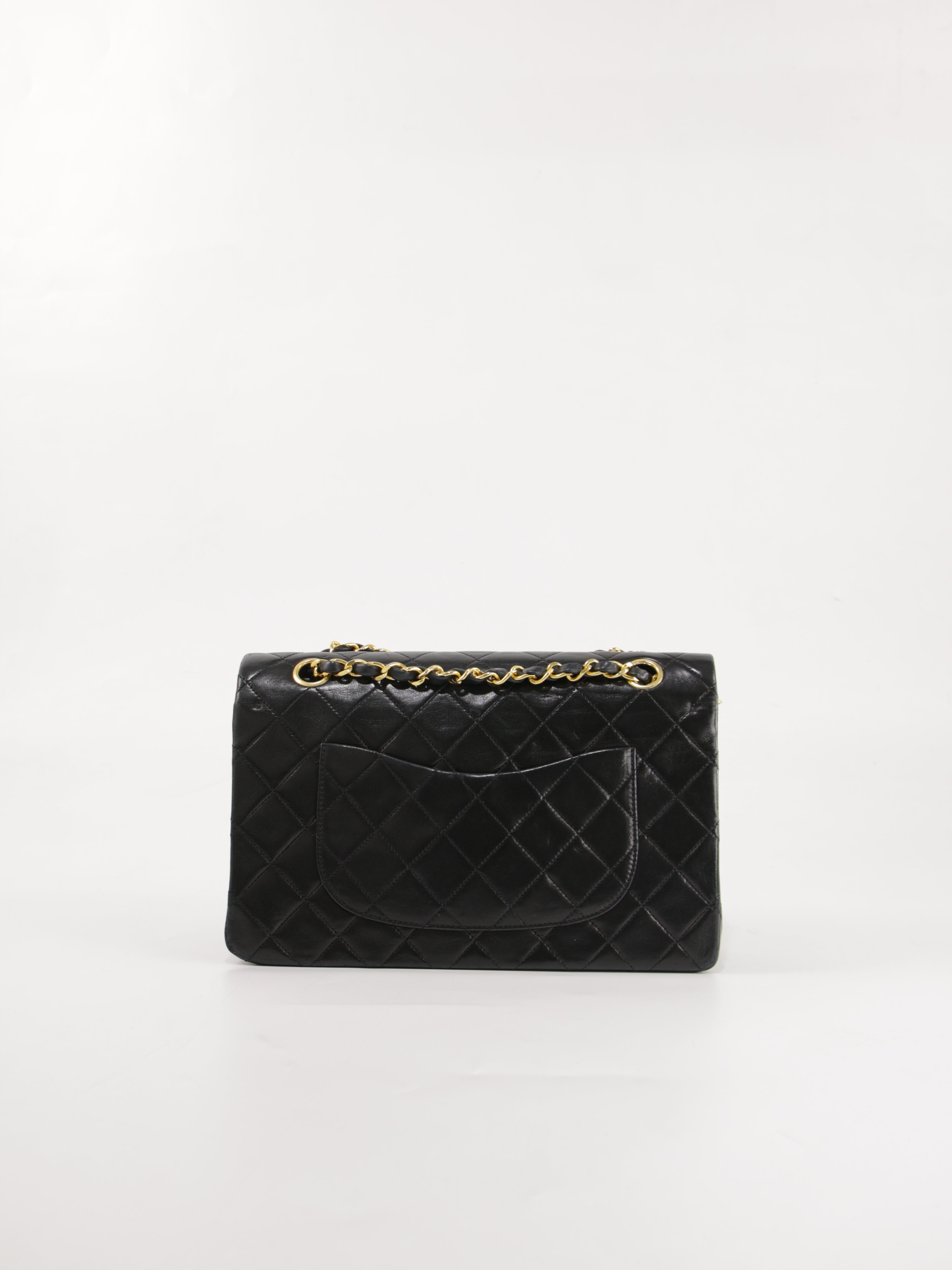 Medium Classic Flap
