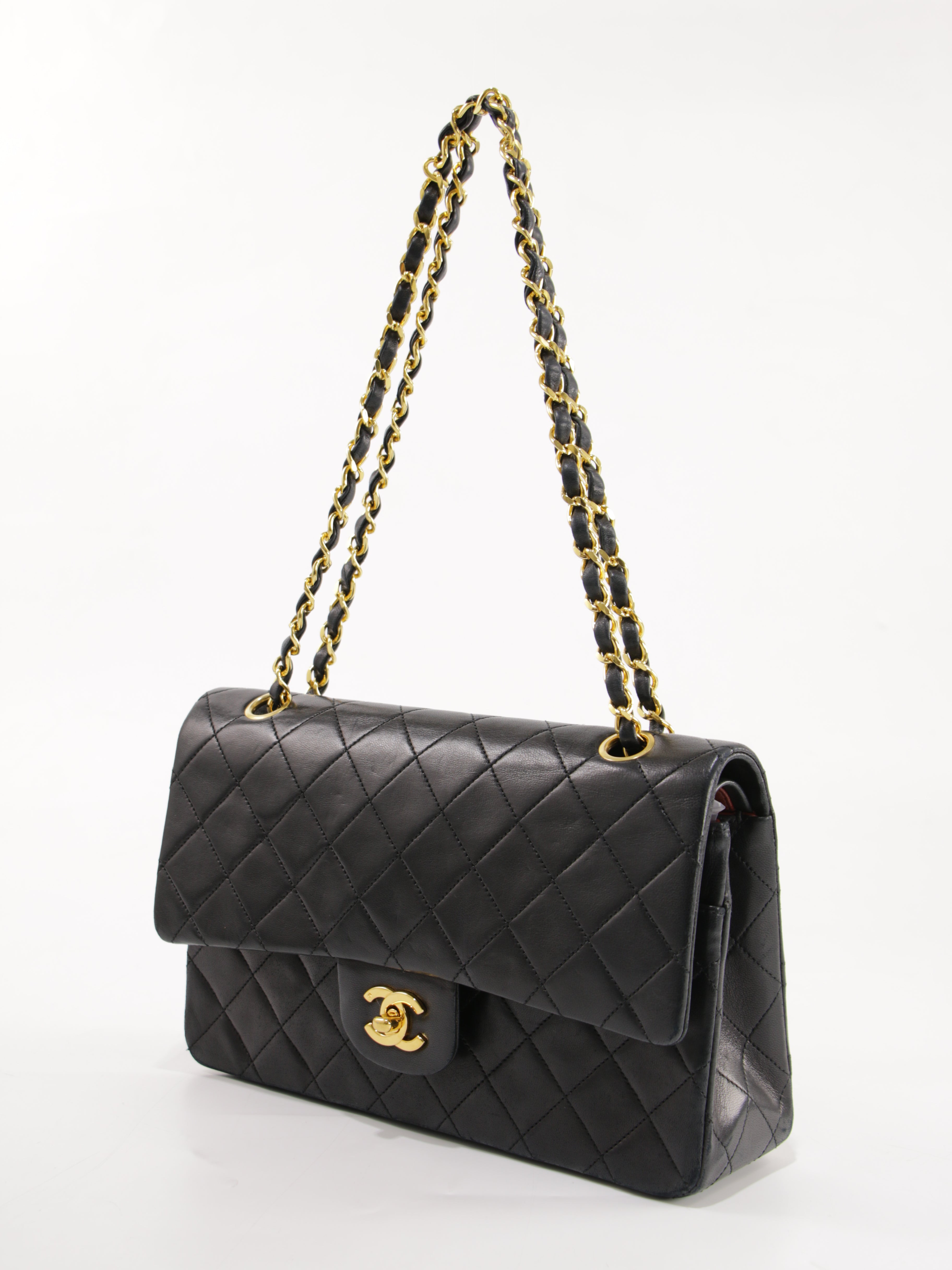 Medium Classic Flap