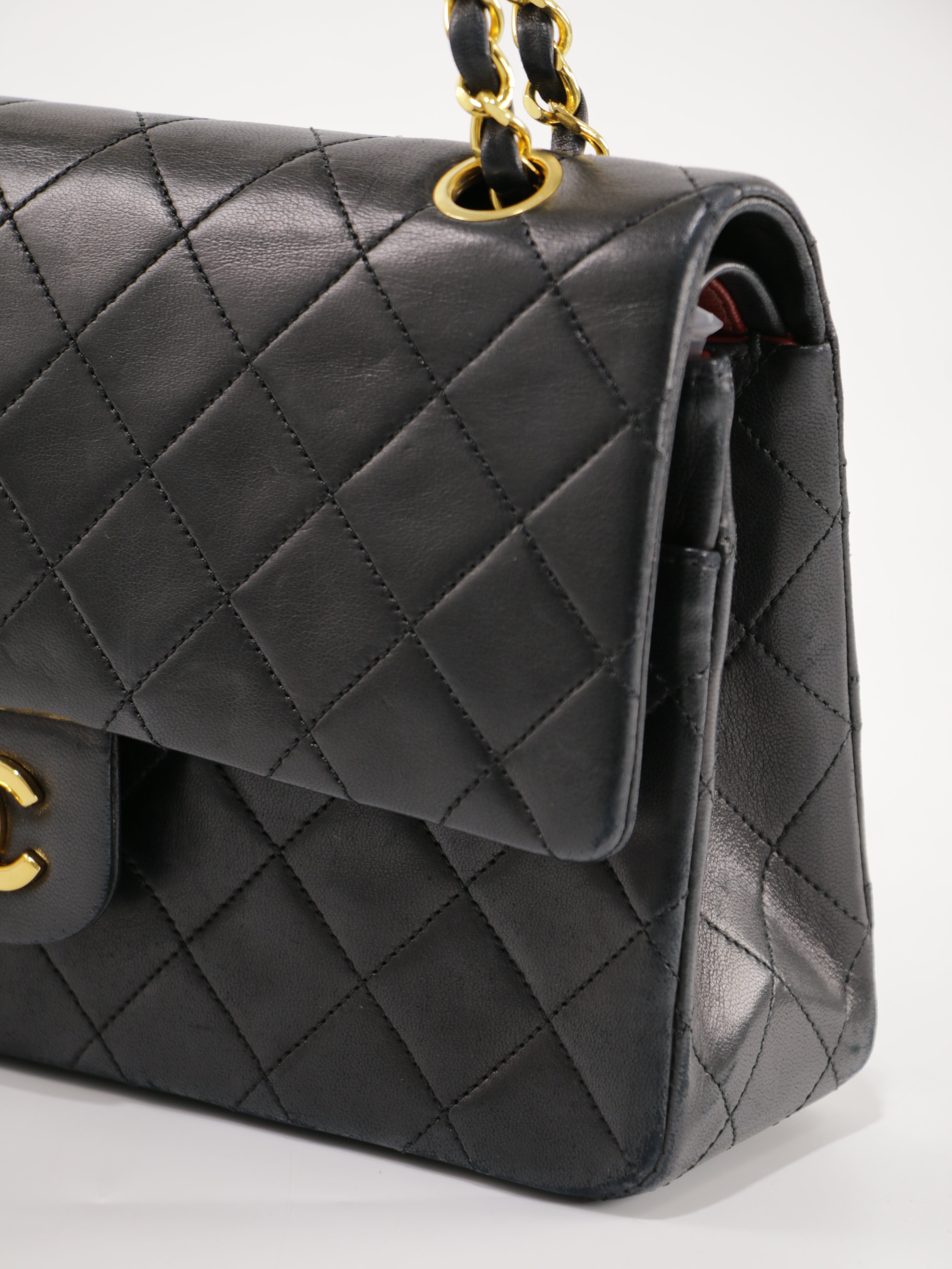 Medium Classic Flap