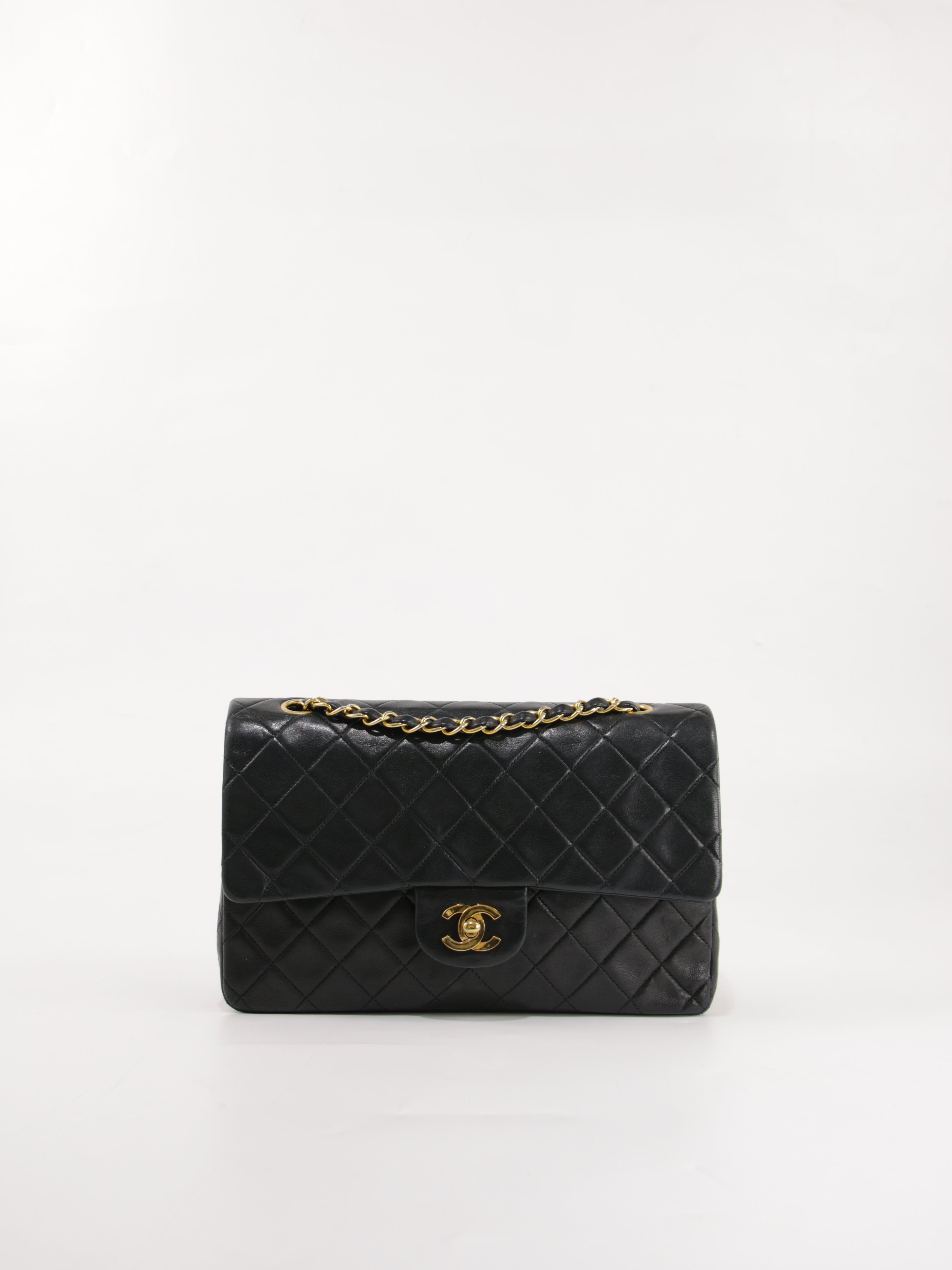 Medium Classic Flap