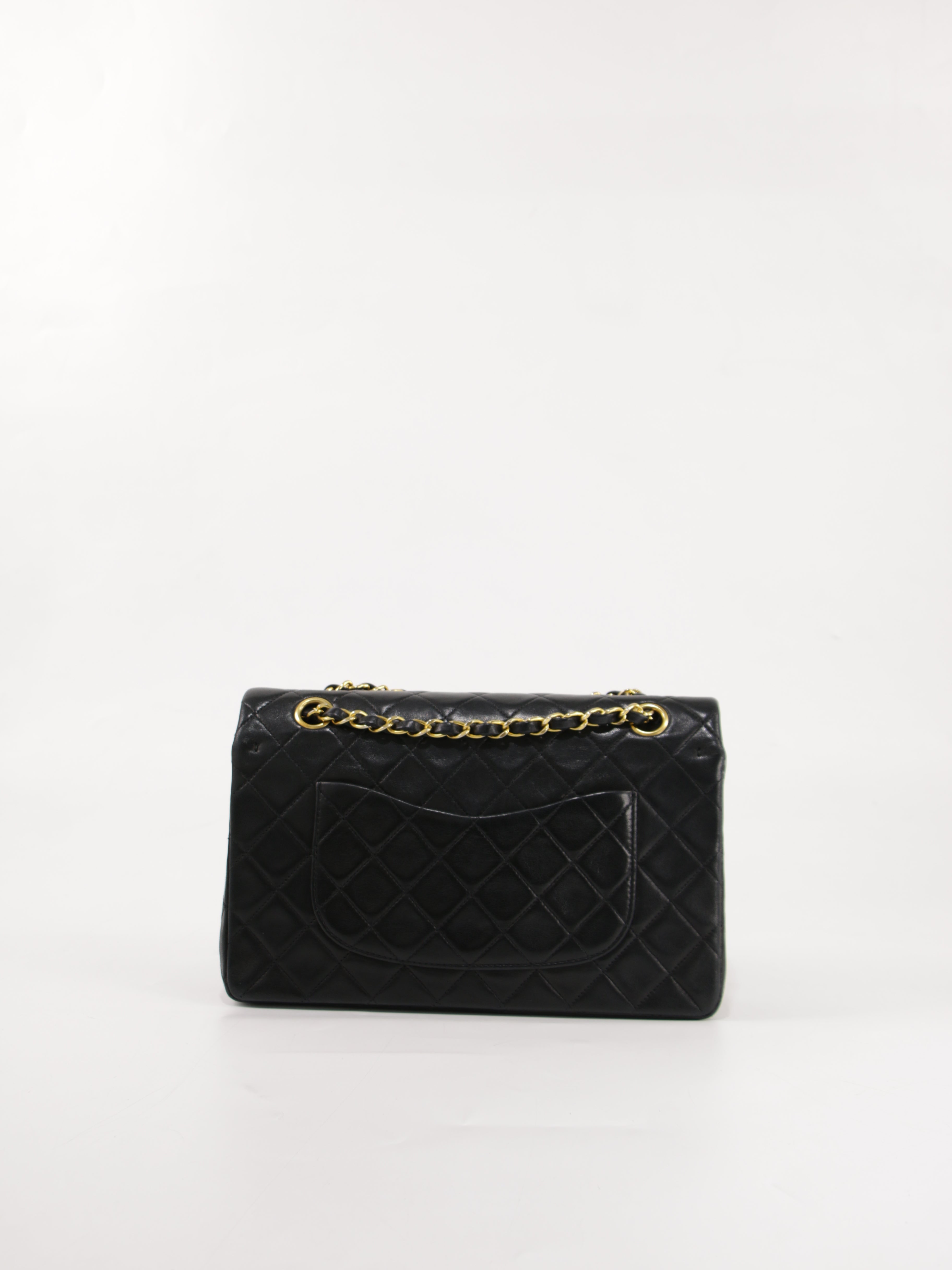 Medium Classic Flap