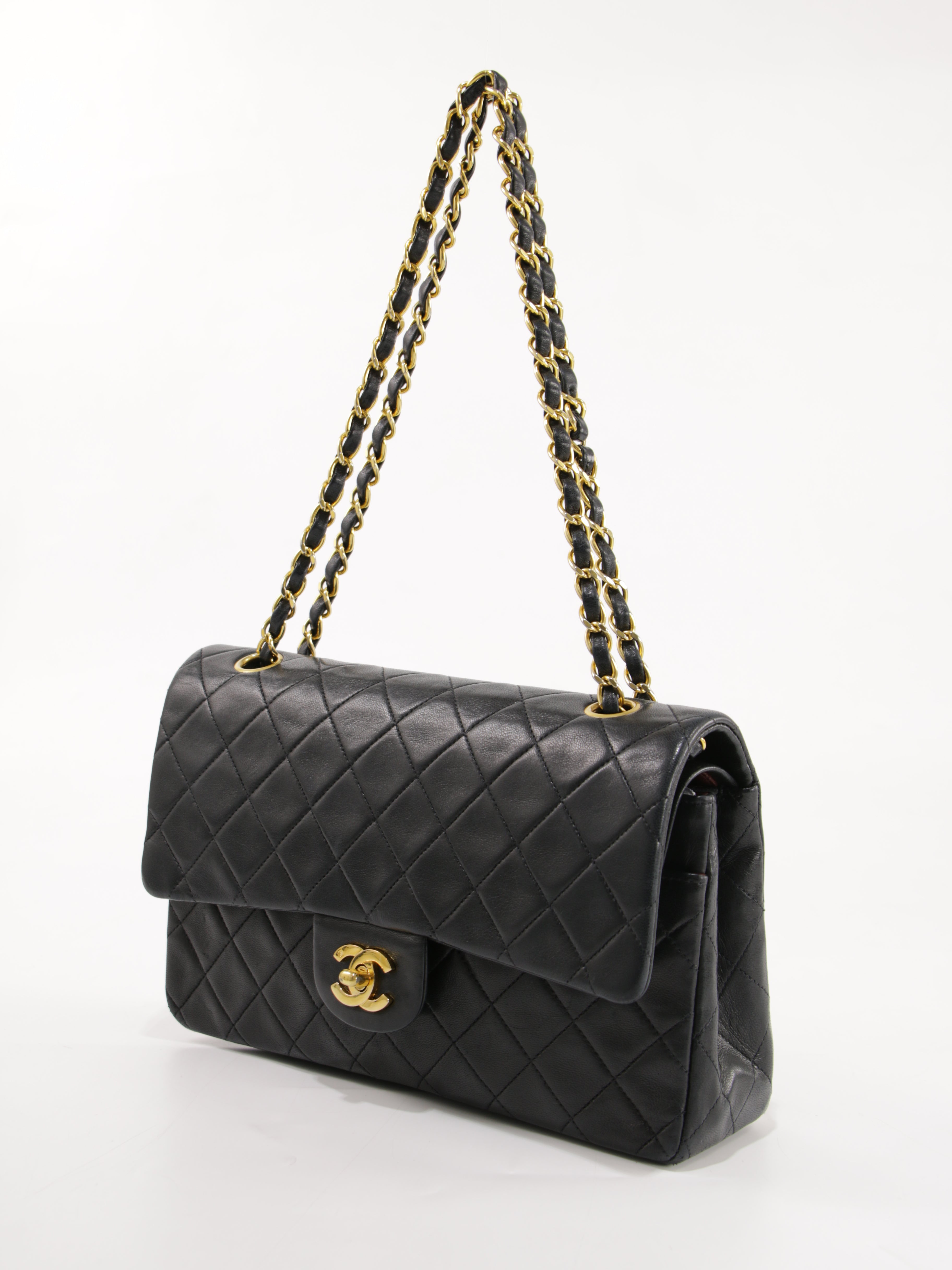 Medium Classic Flap