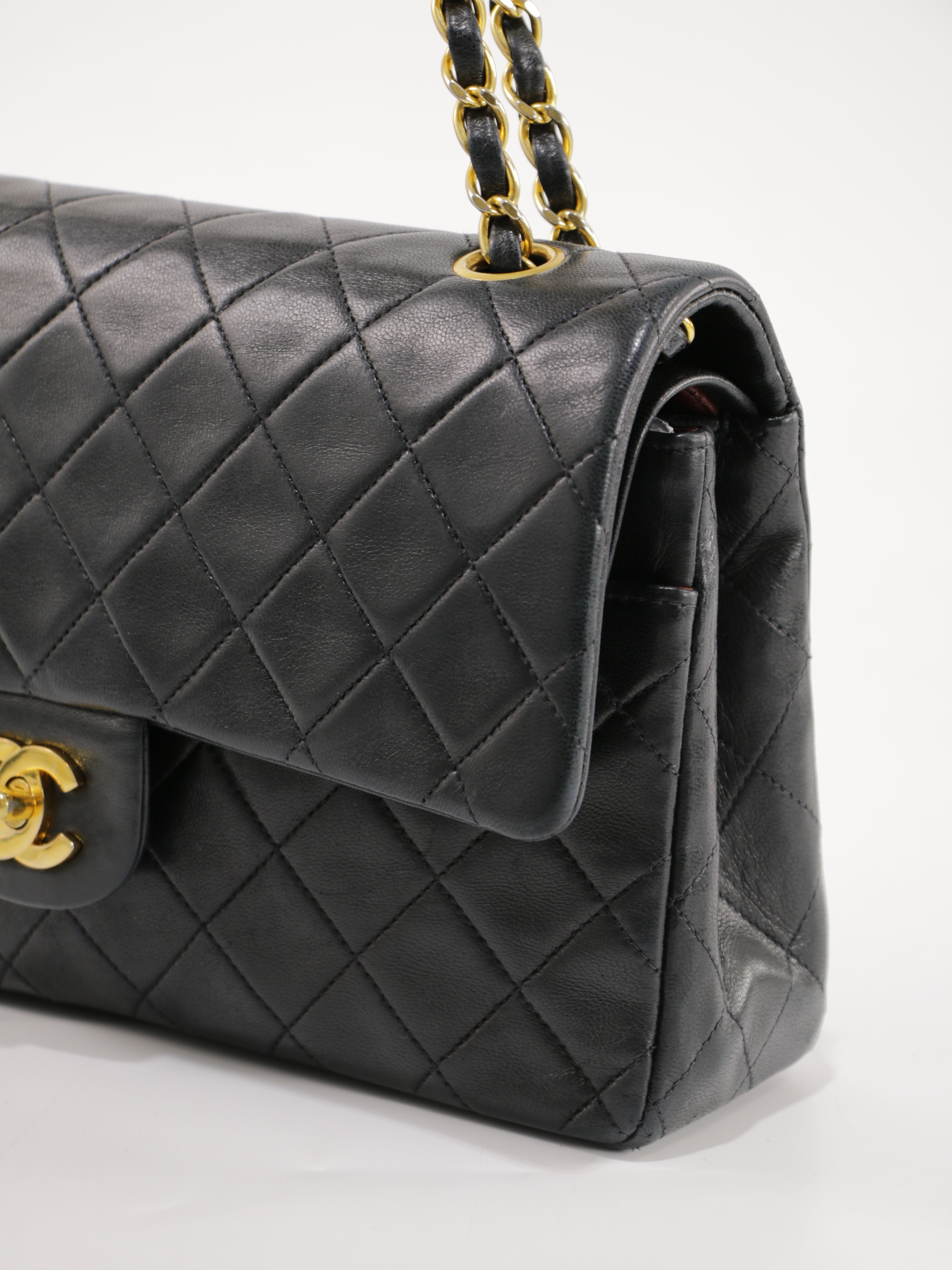 Medium Classic Flap