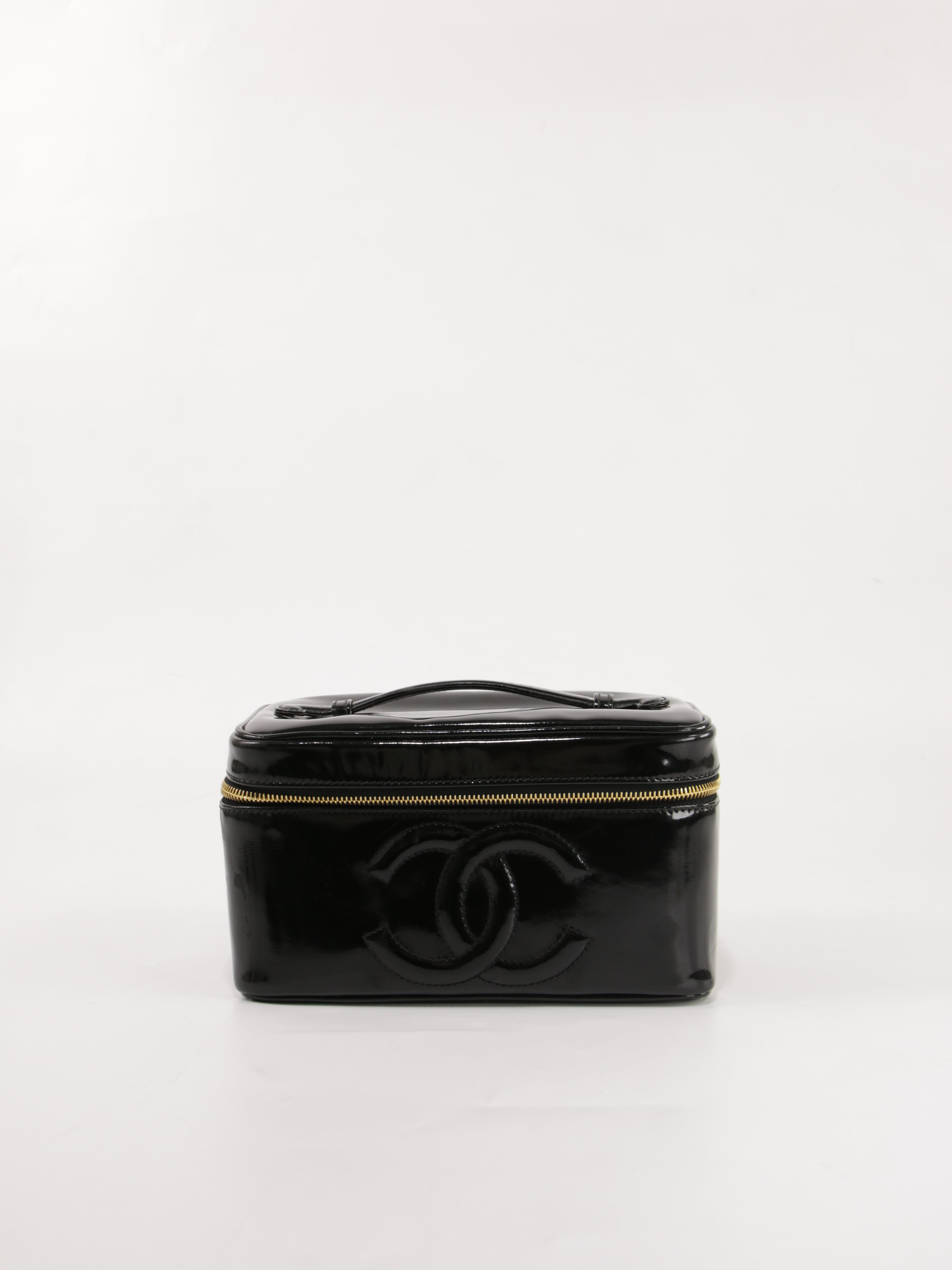 Cosmetic pouch