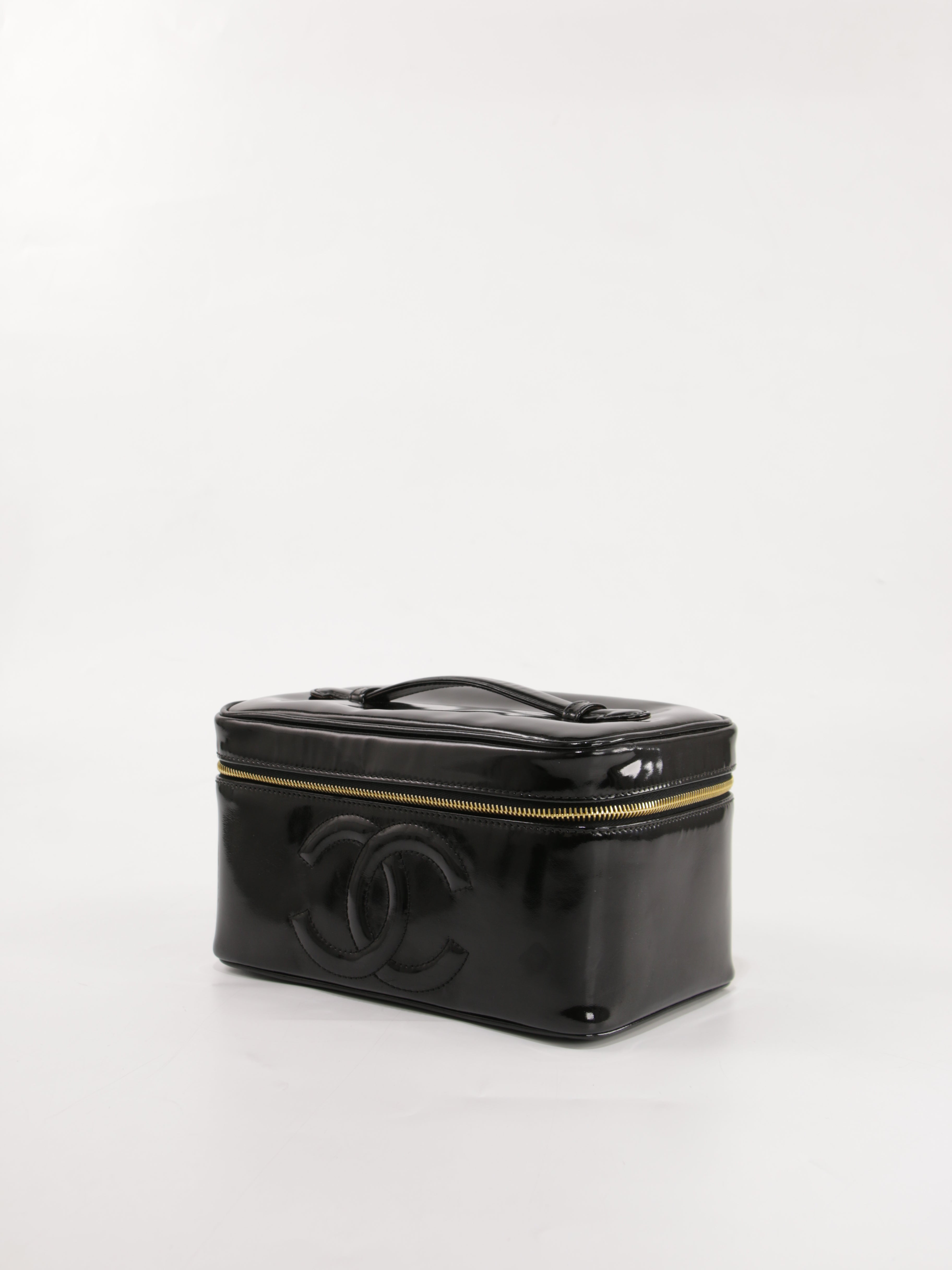 Cosmetic pouch