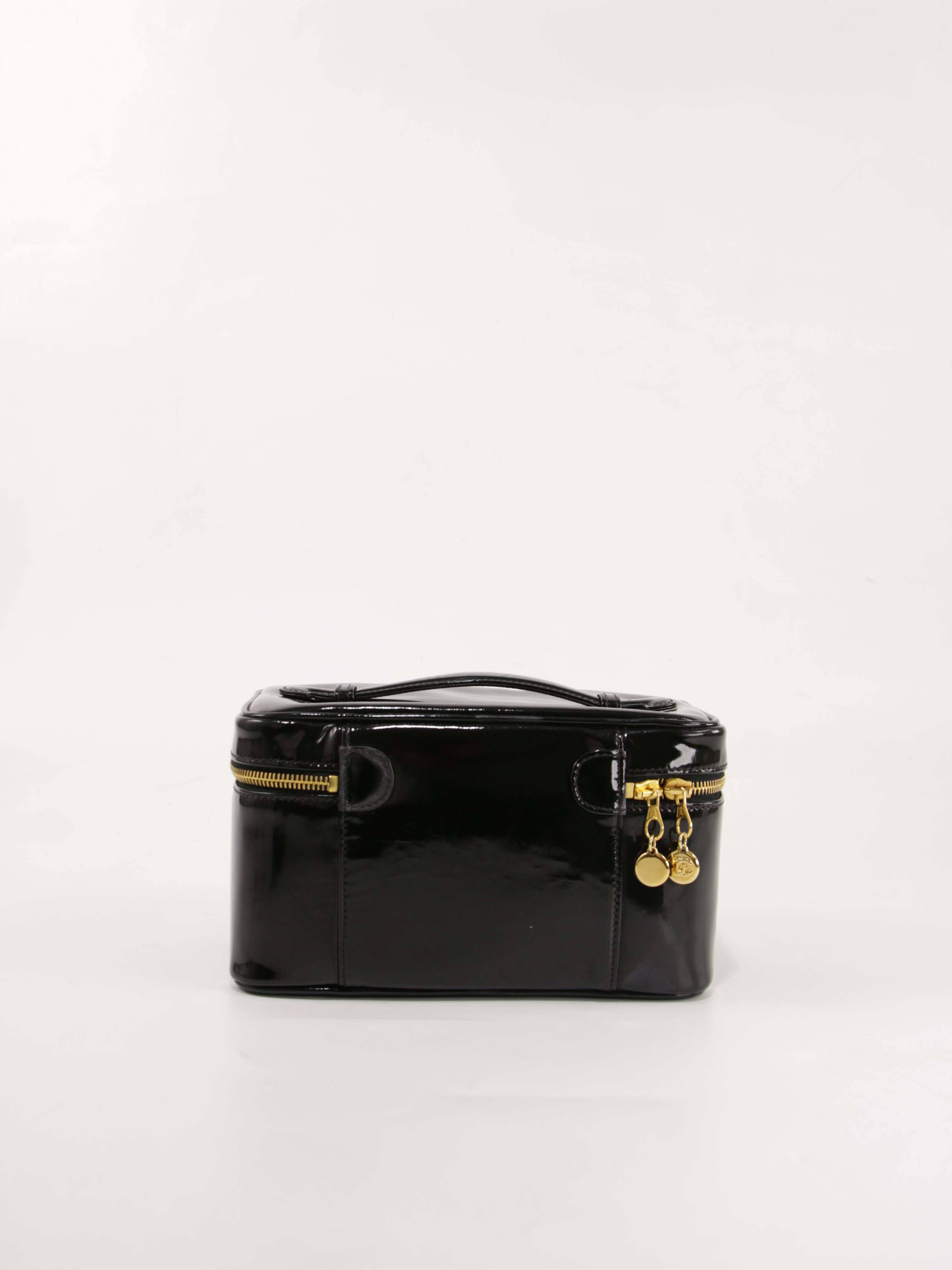 Cosmetic pouch