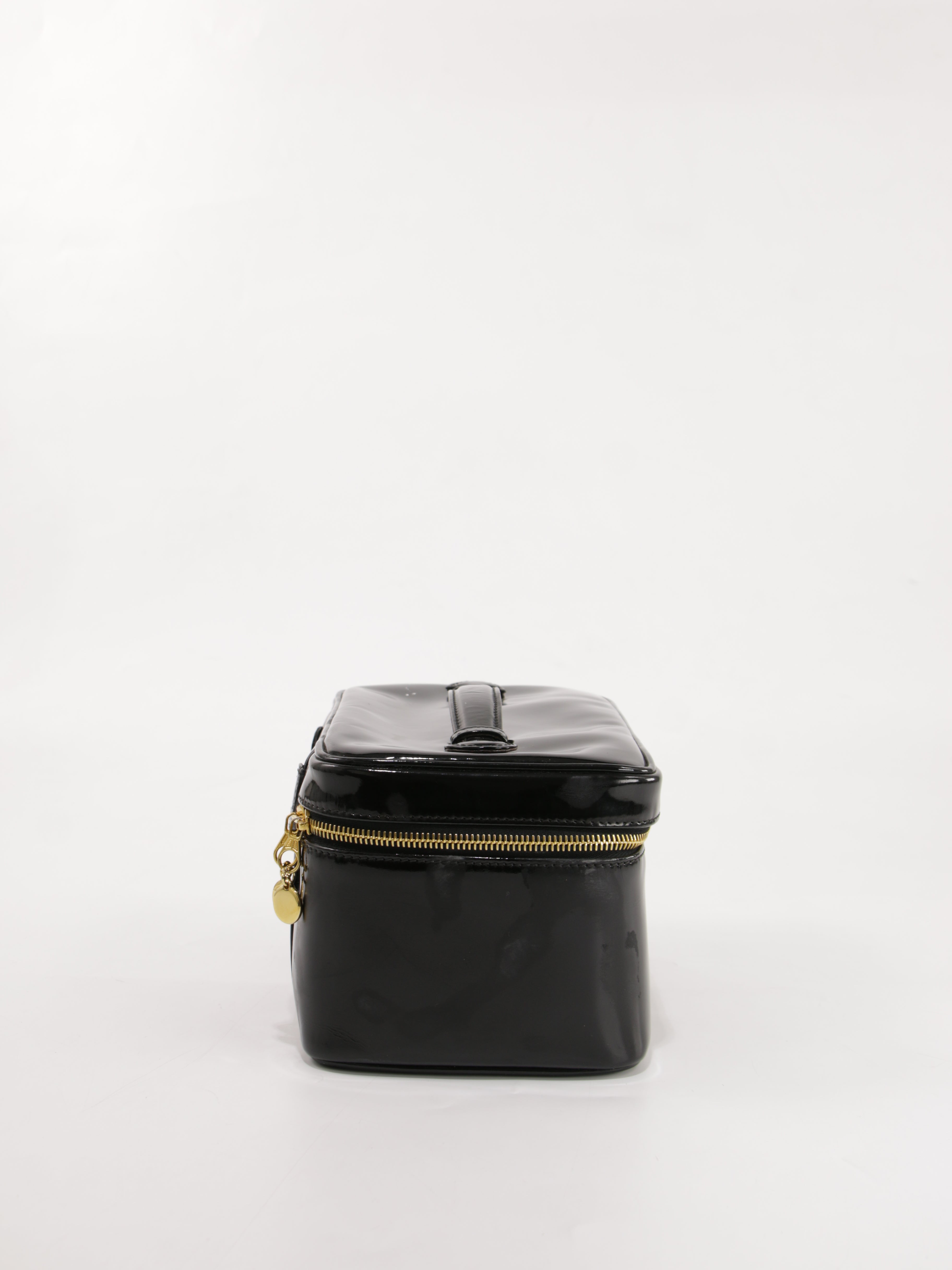 Cosmetic pouch
