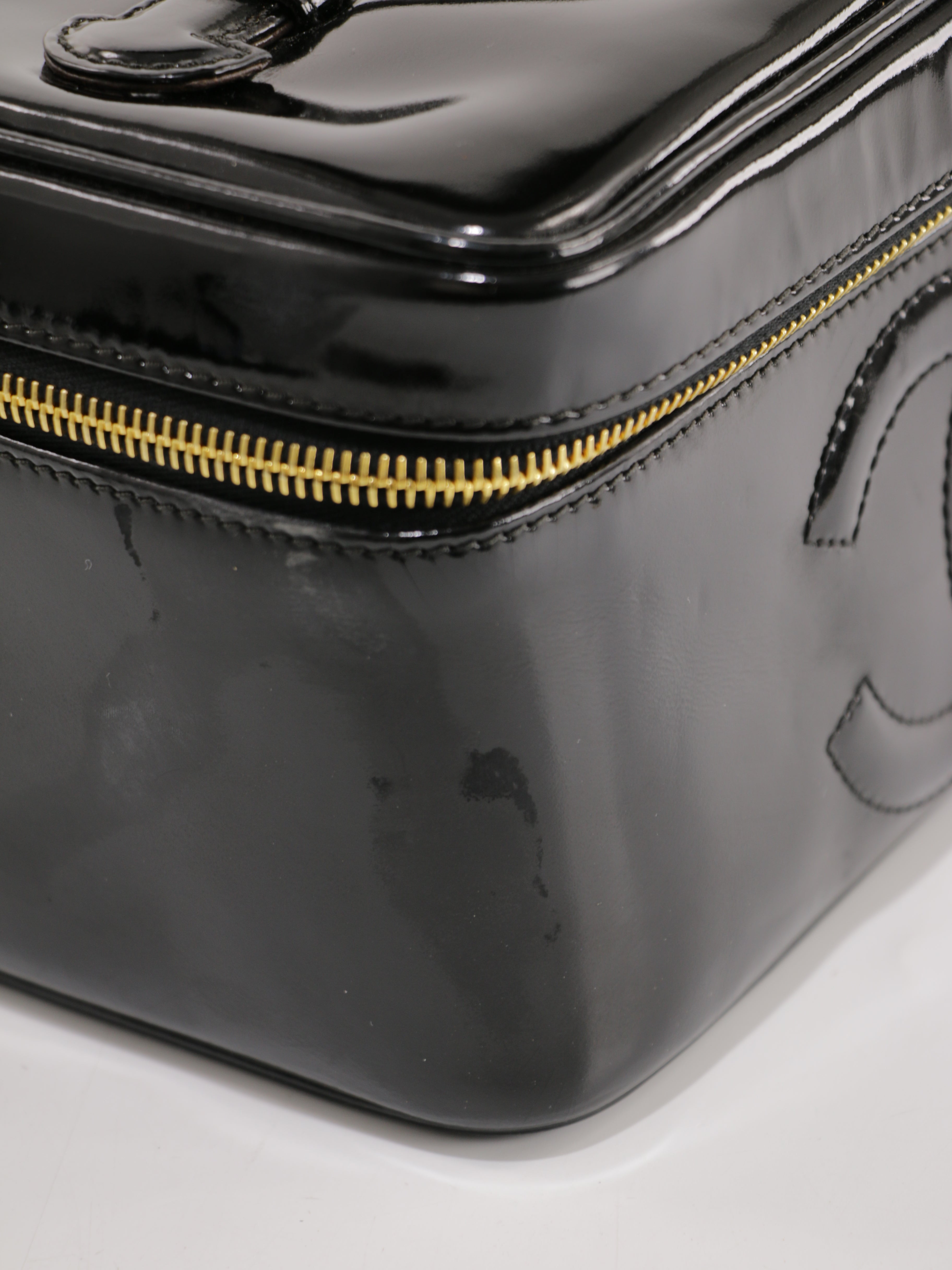 Cosmetic pouch
