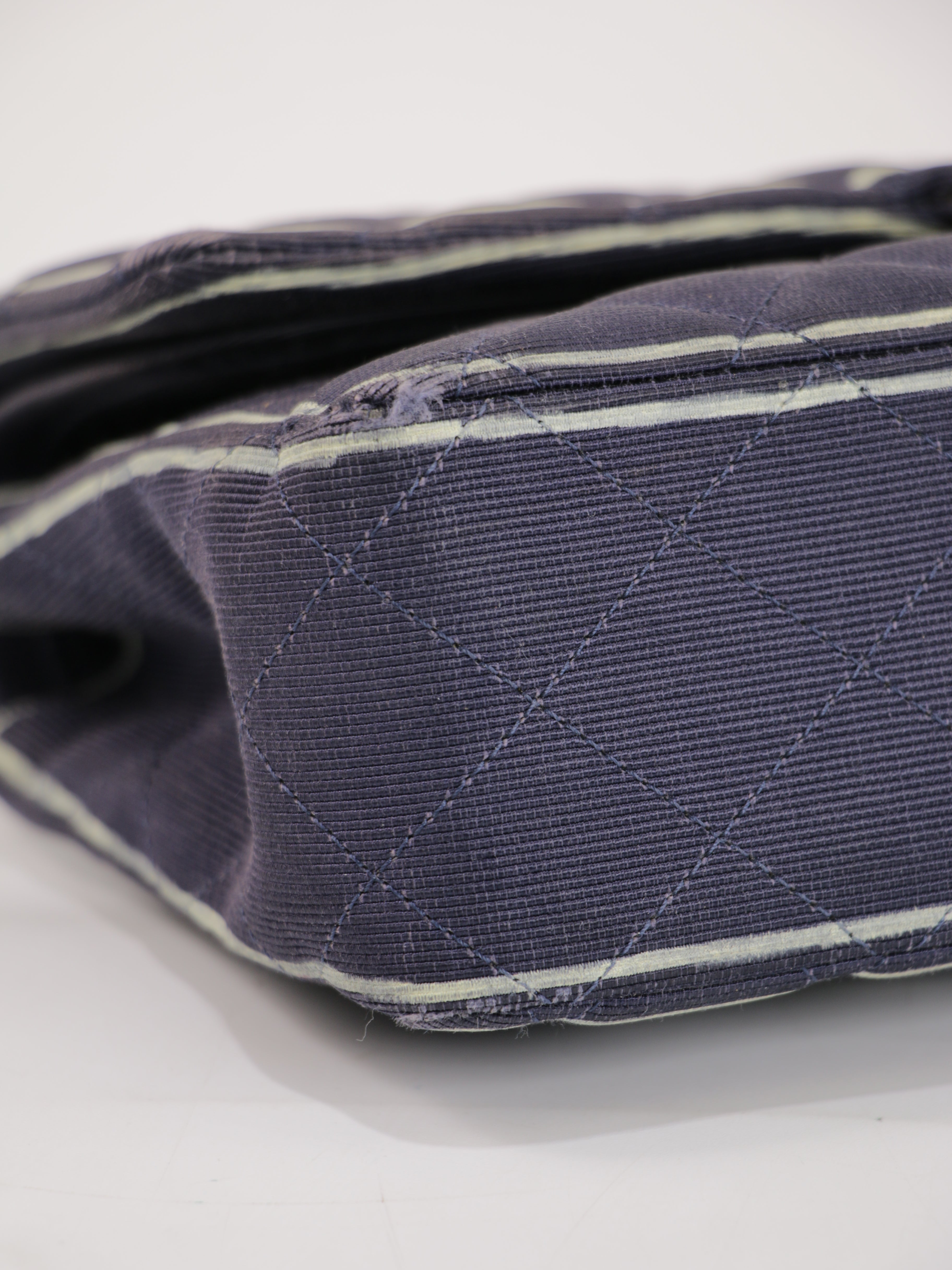 Medium Classic Flap