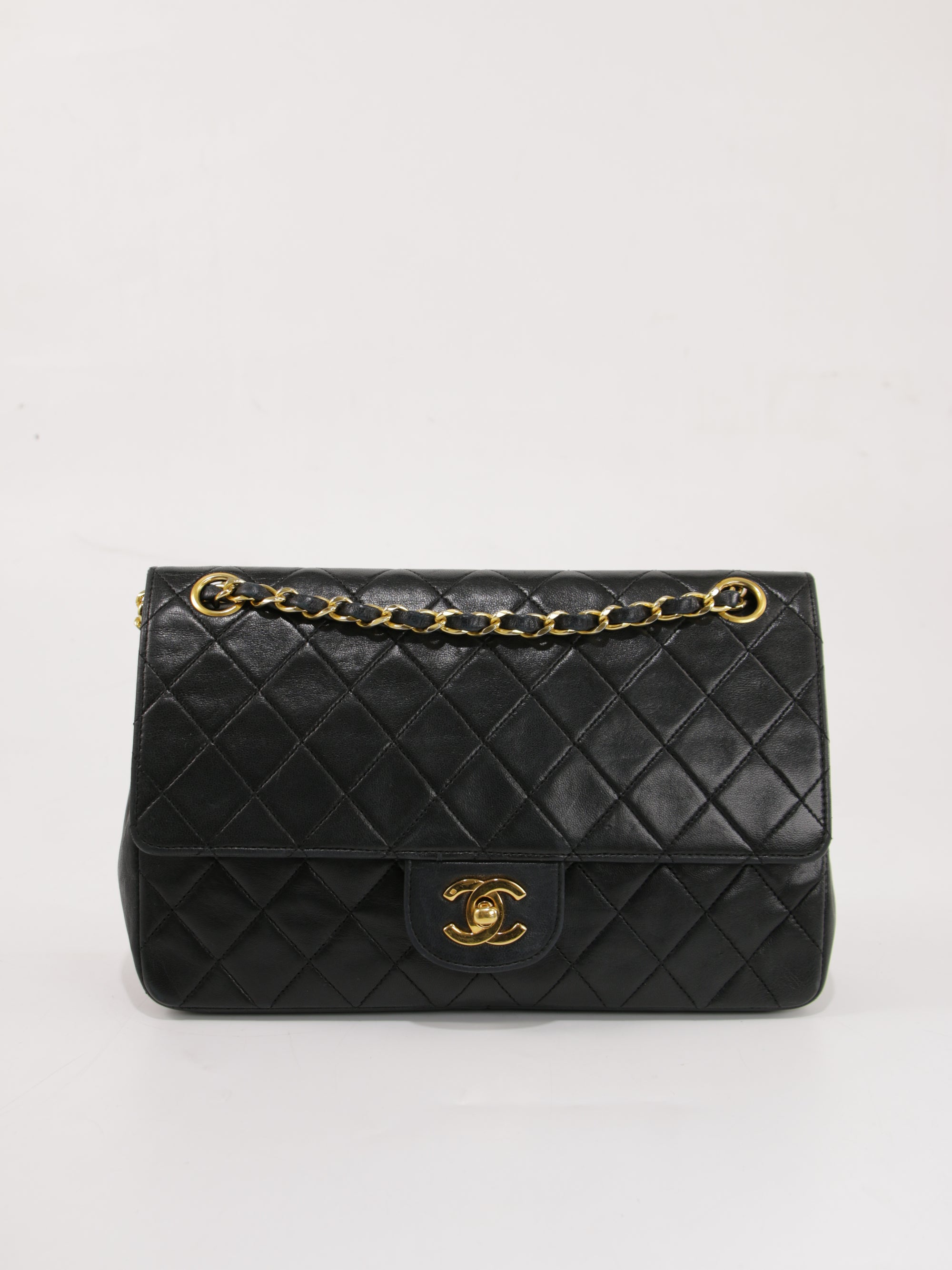 Medium Classic Flap