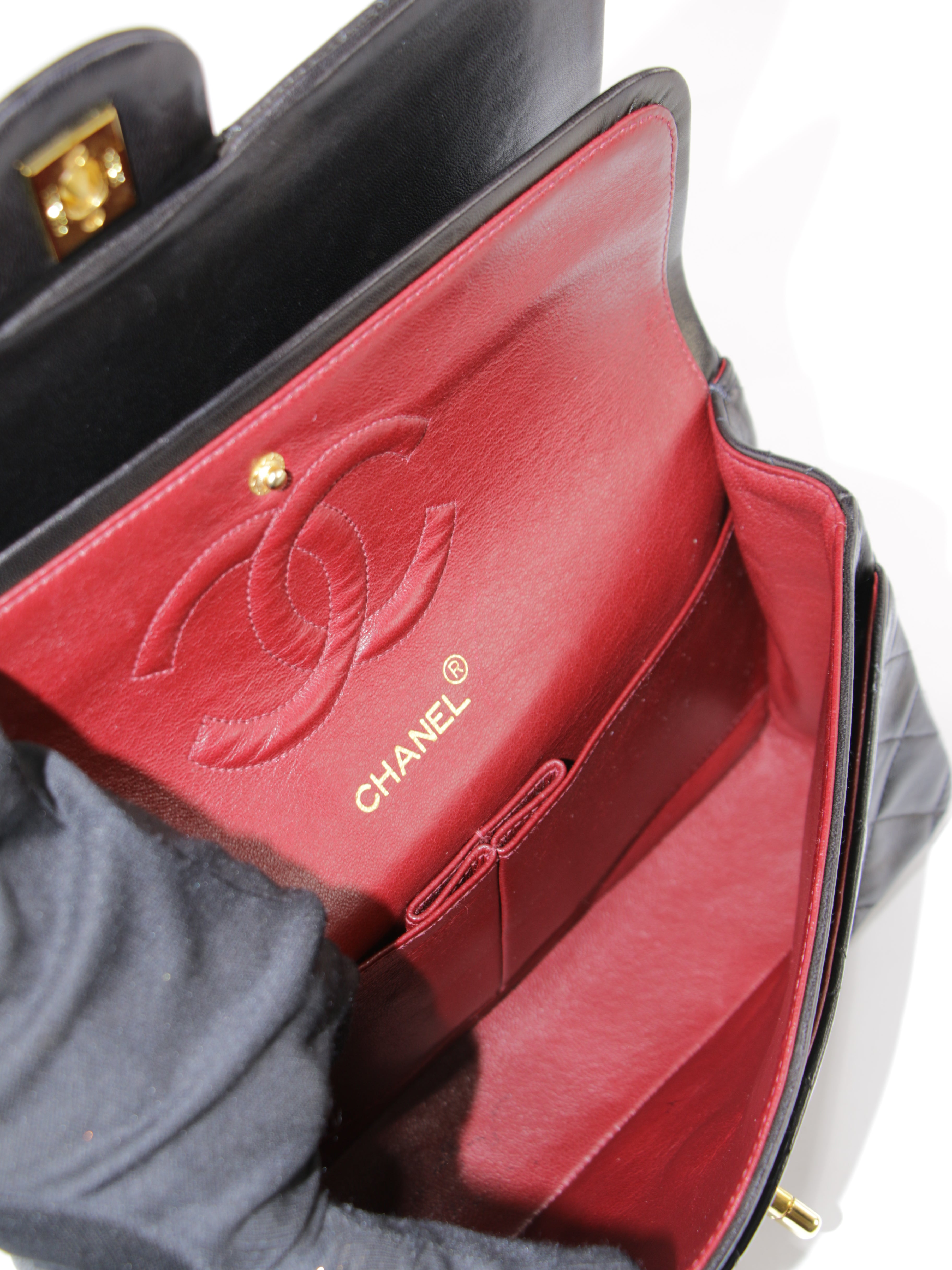 Medium Classic Flap