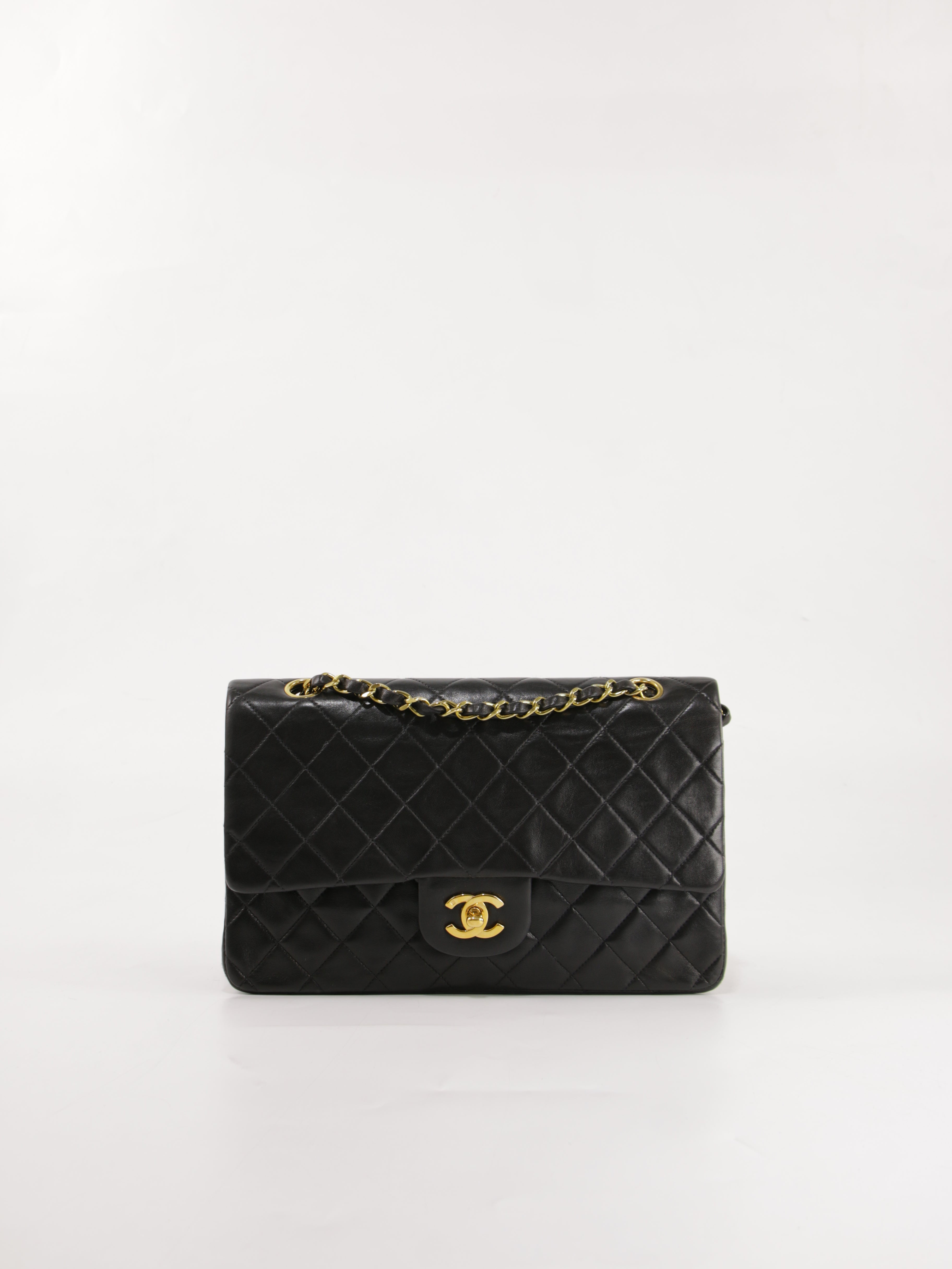 Medium Classic Flap