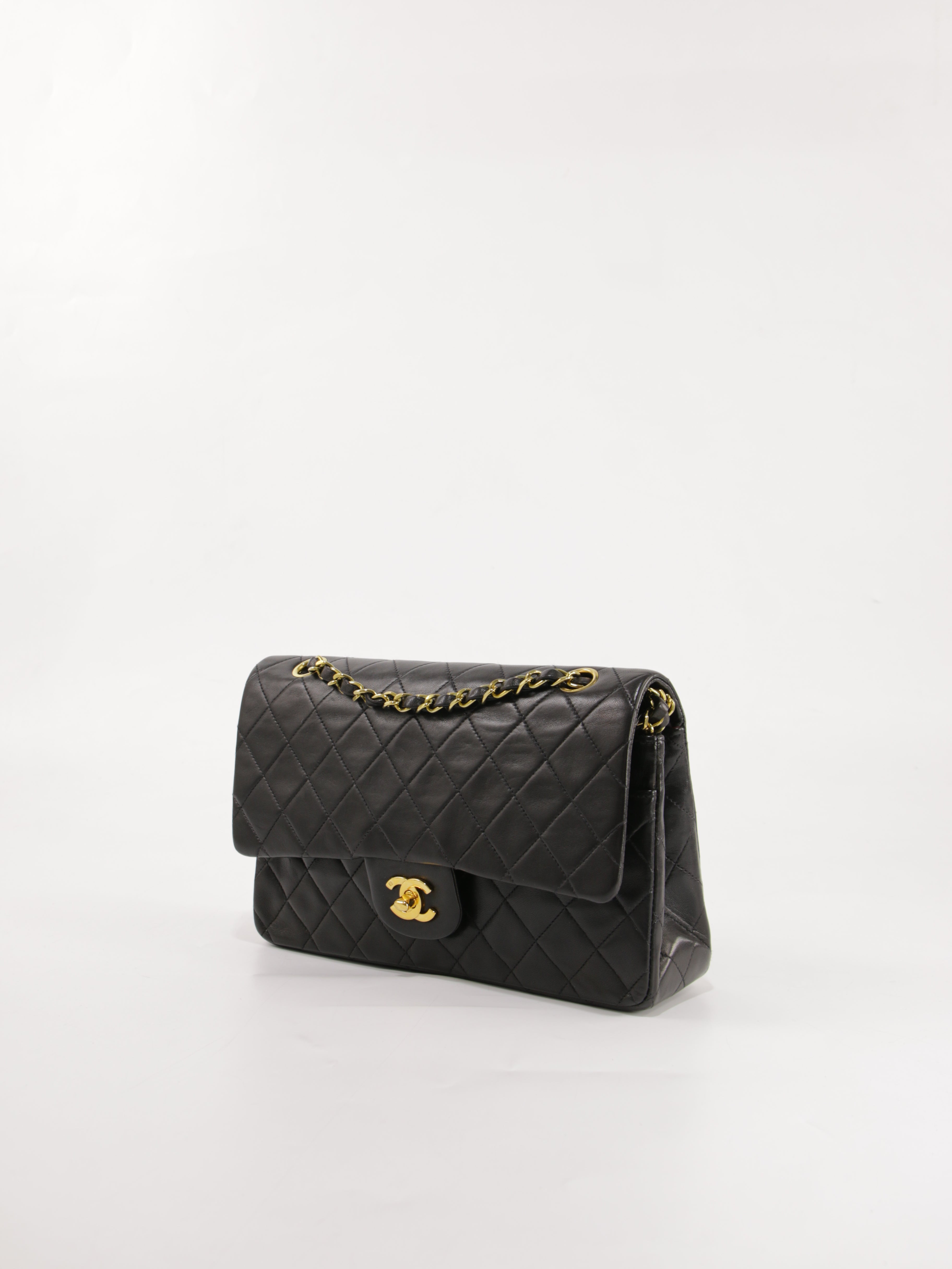 Medium Classic Flap