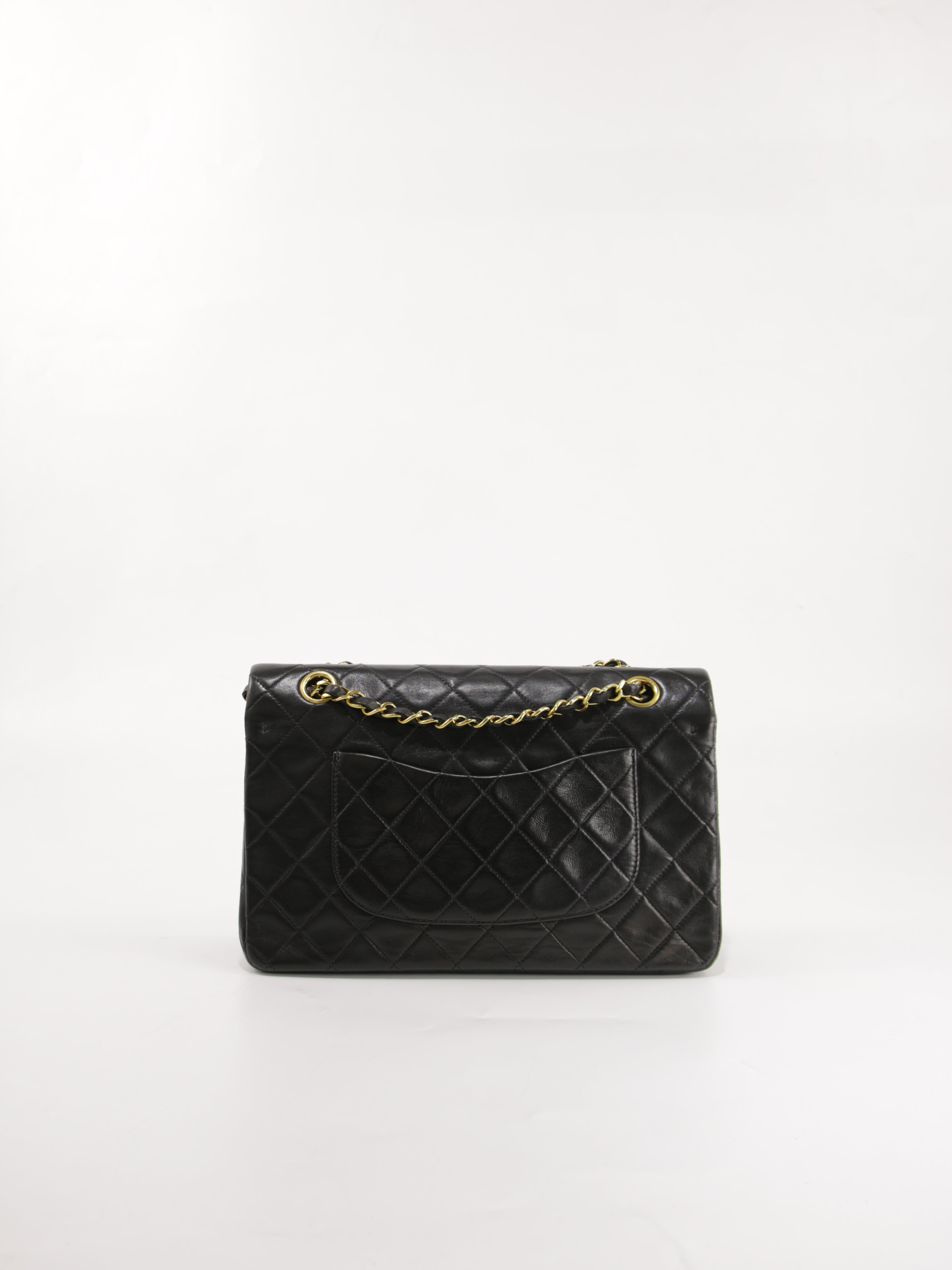 Medium Classic Flap