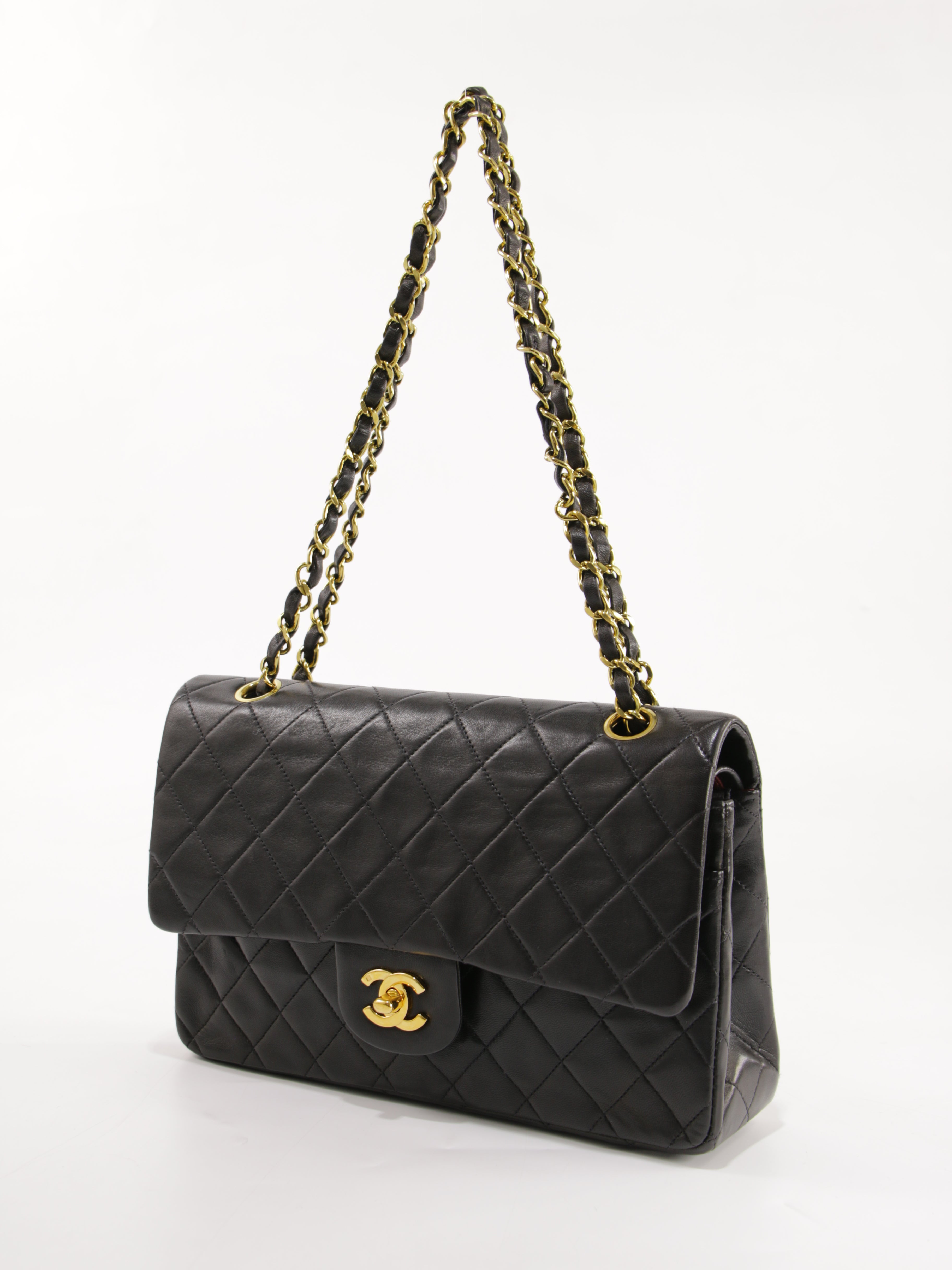 Medium Classic Flap