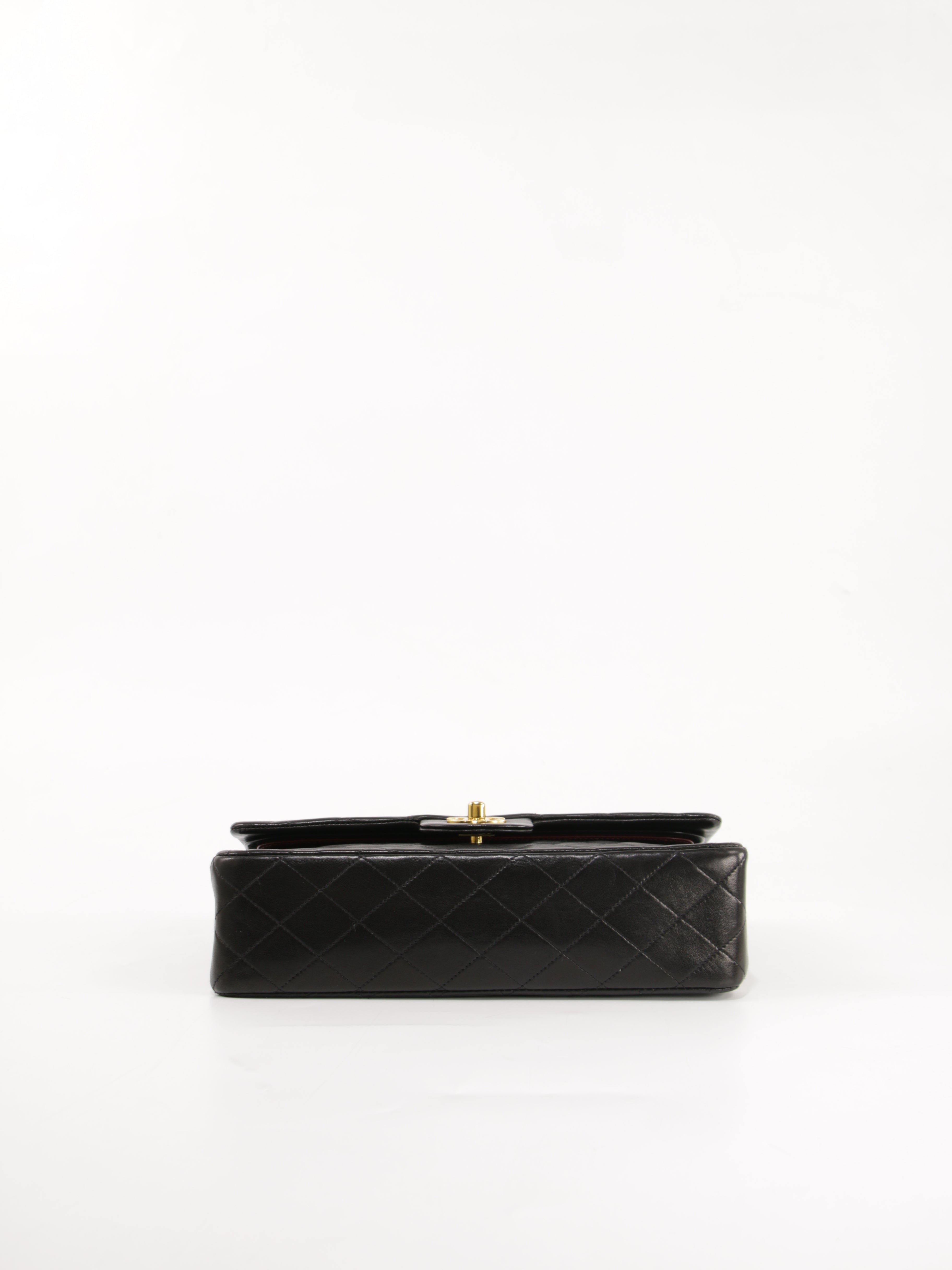 Medium Classic Flap