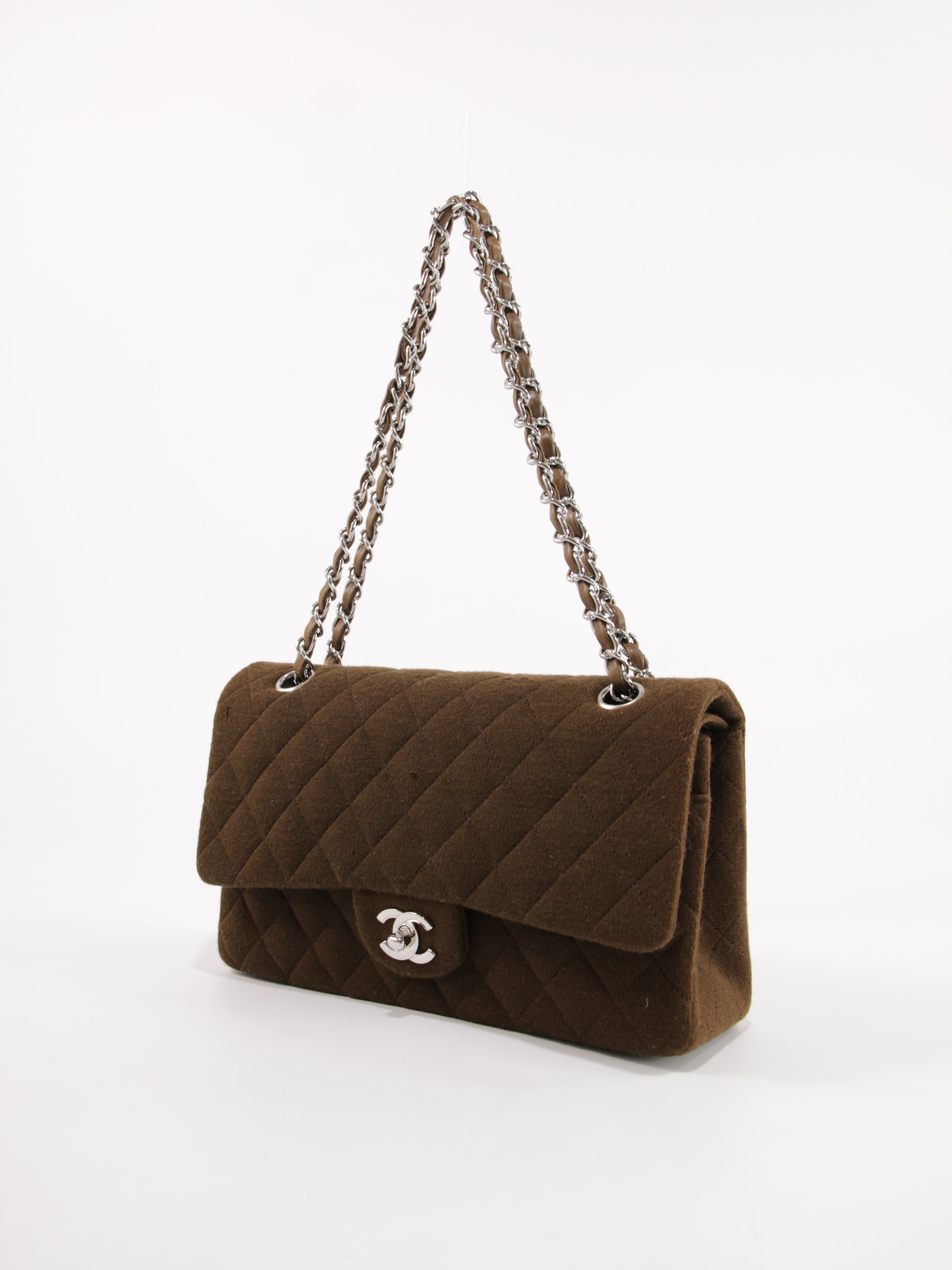 Medium Classic Flap