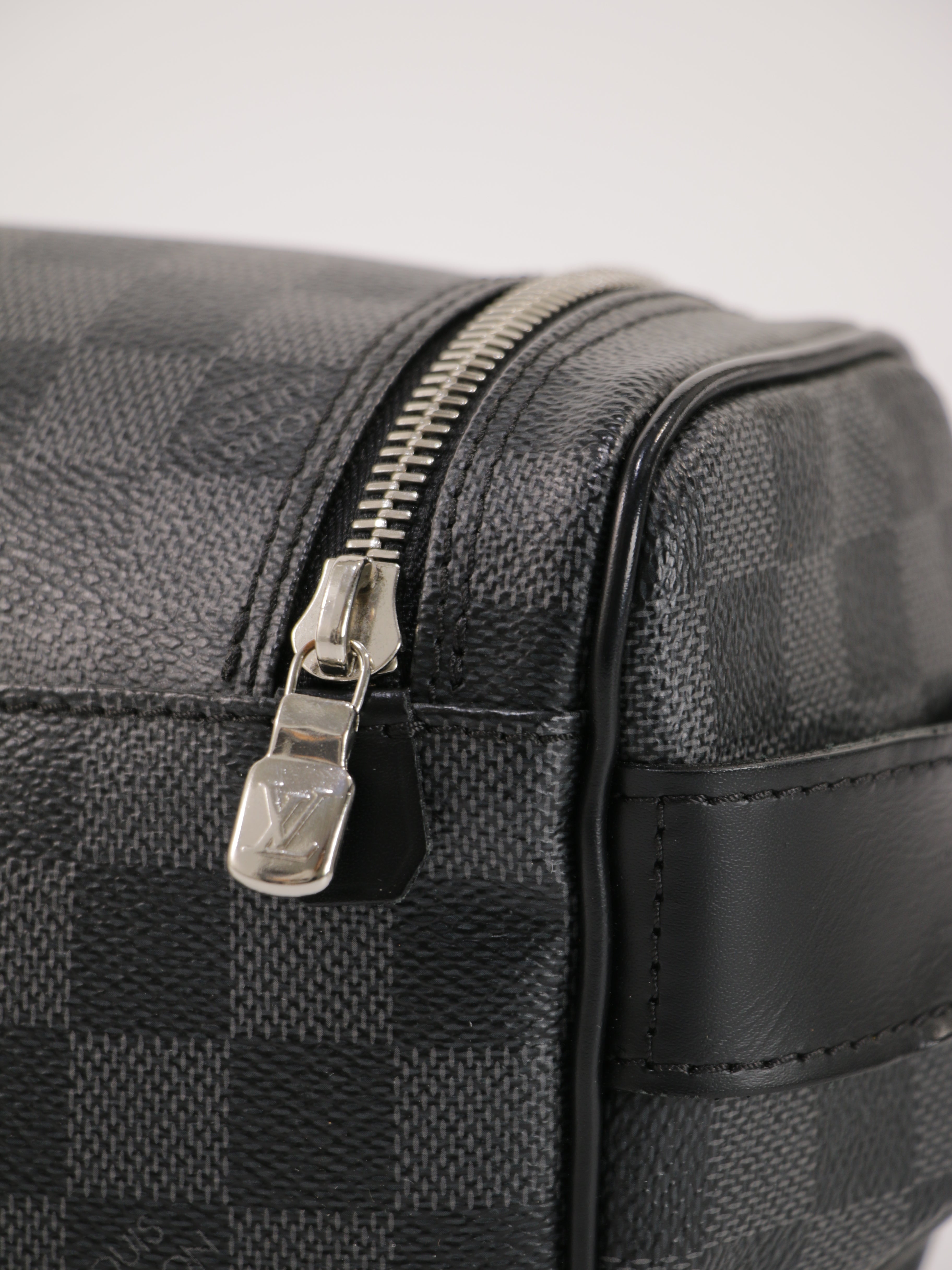Cosmetic pouch