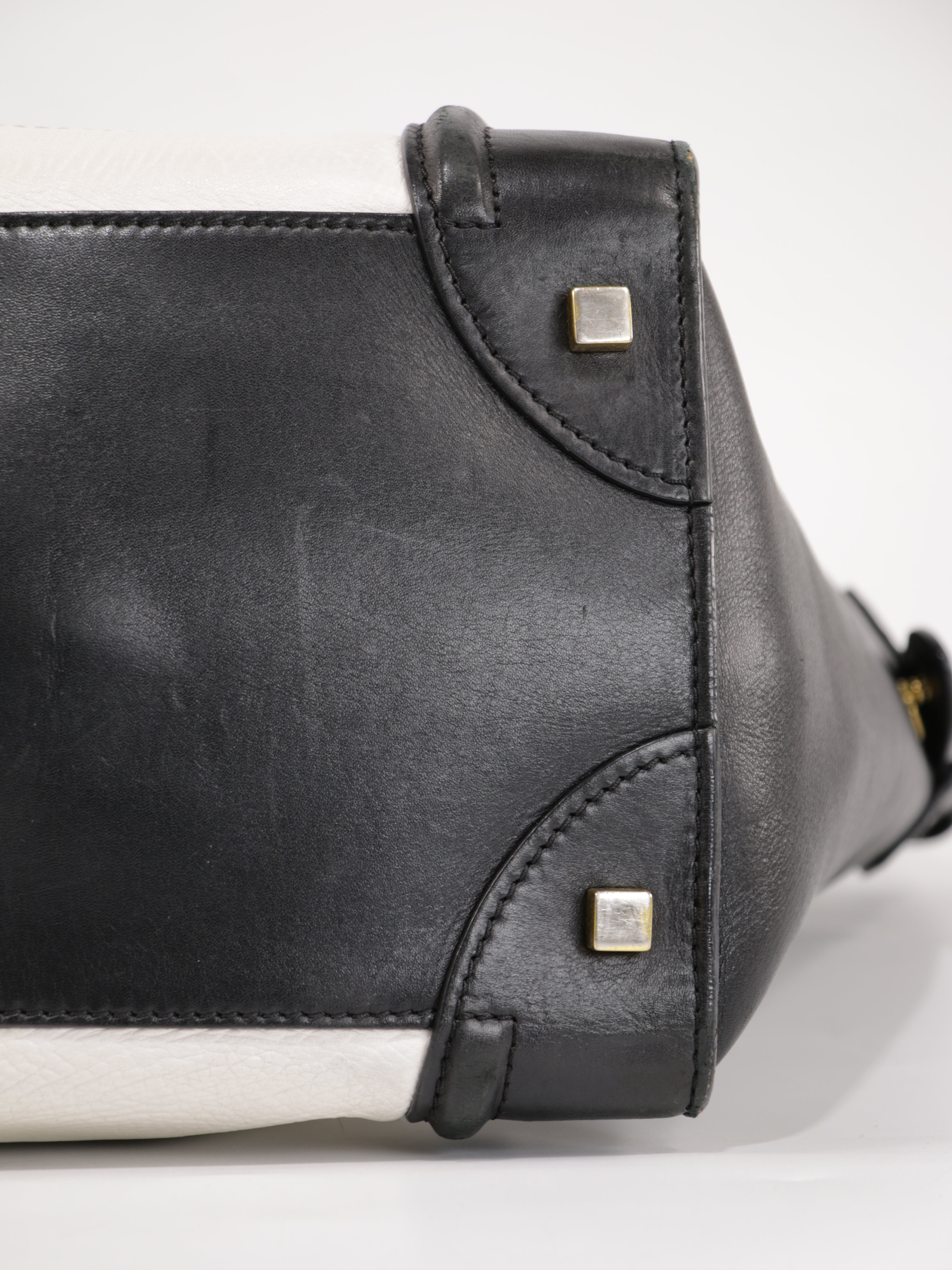 Medium luggage