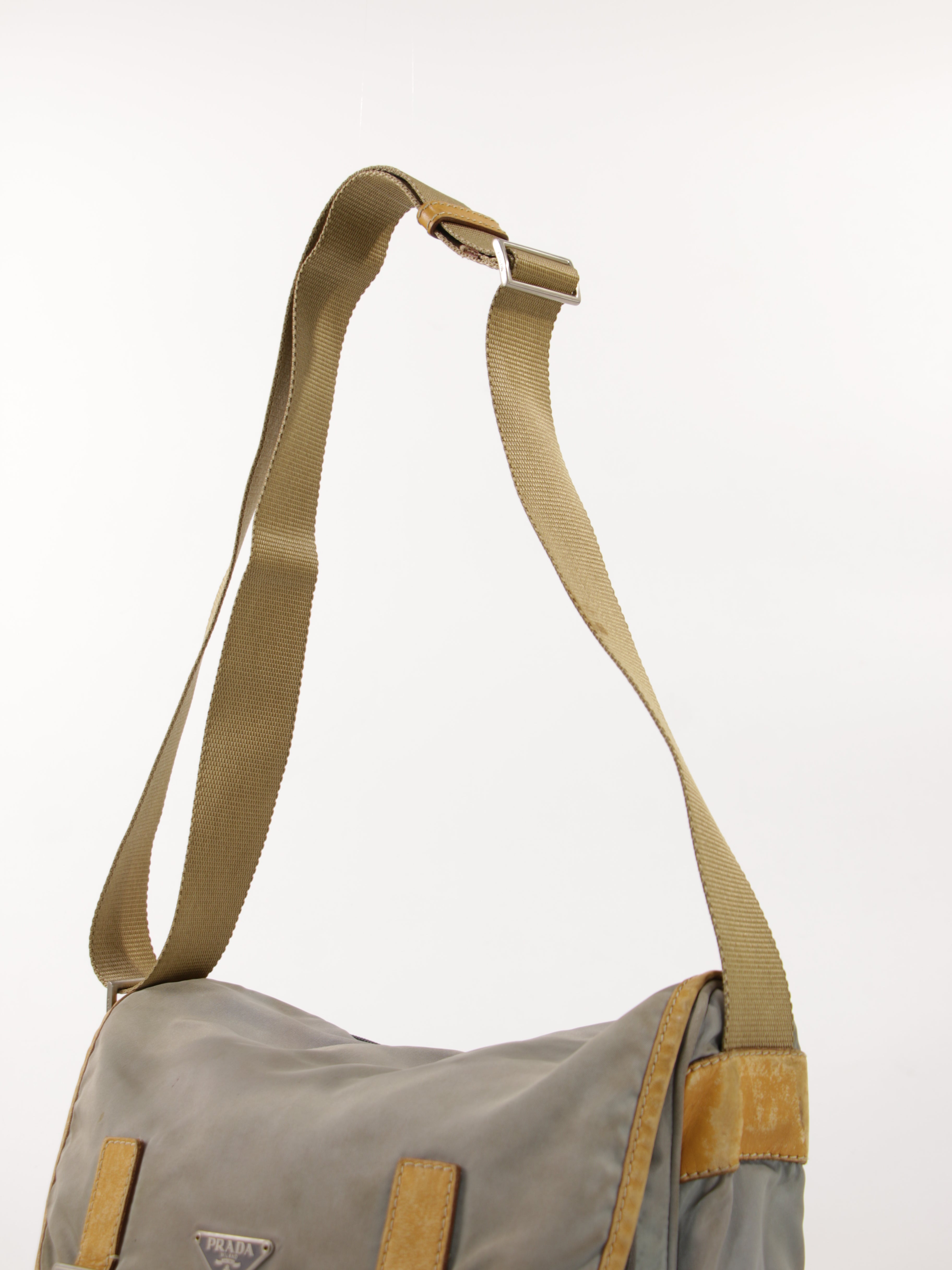 Double Buckle Messenger