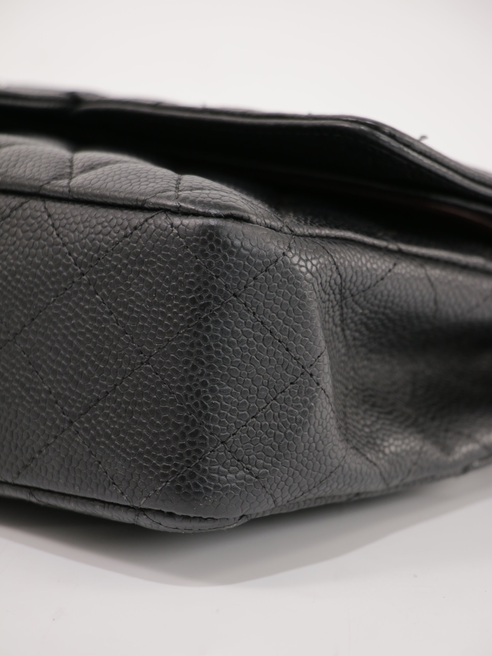 Medium Classic Flap