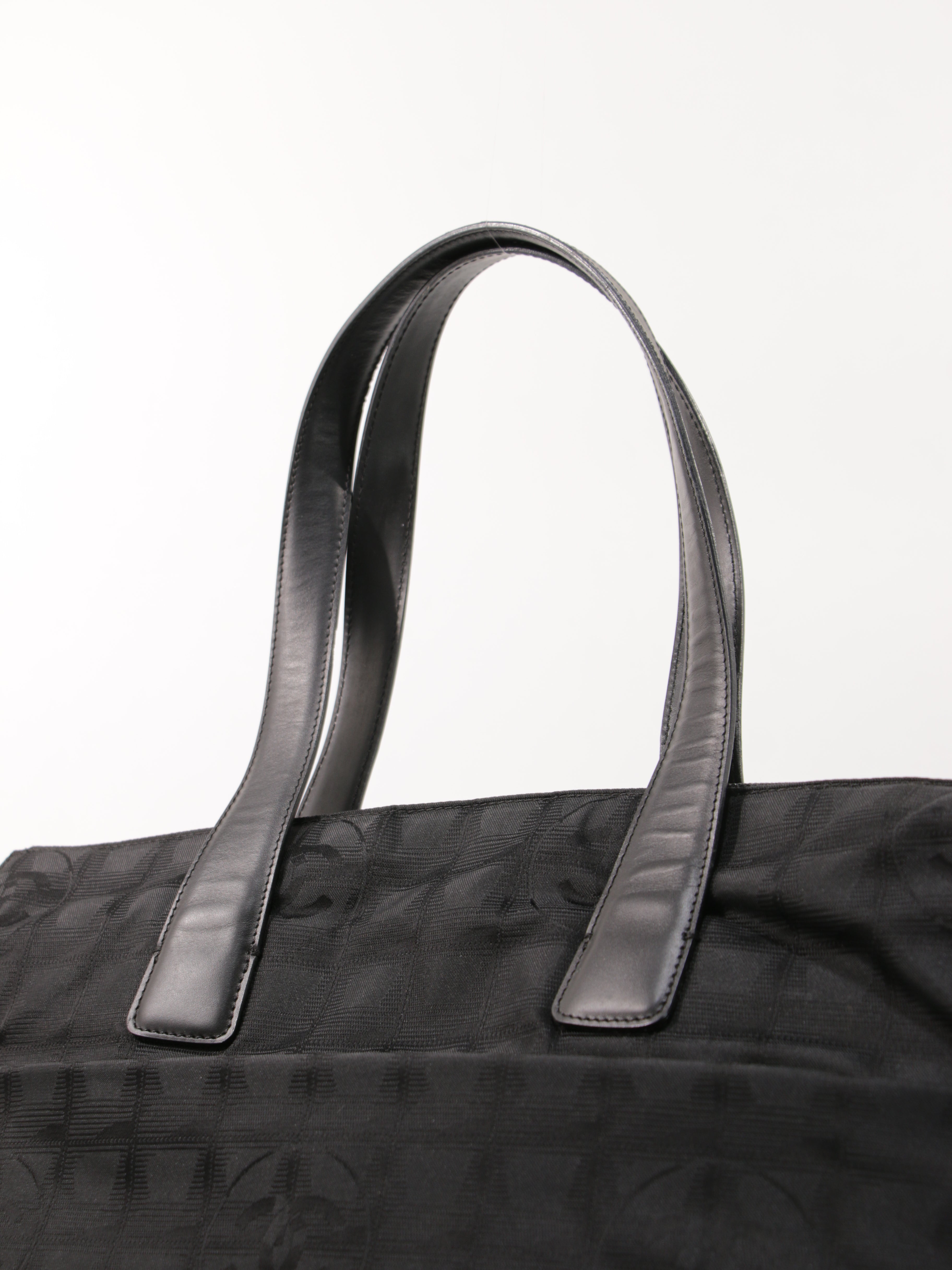 Large Travel Line Tote