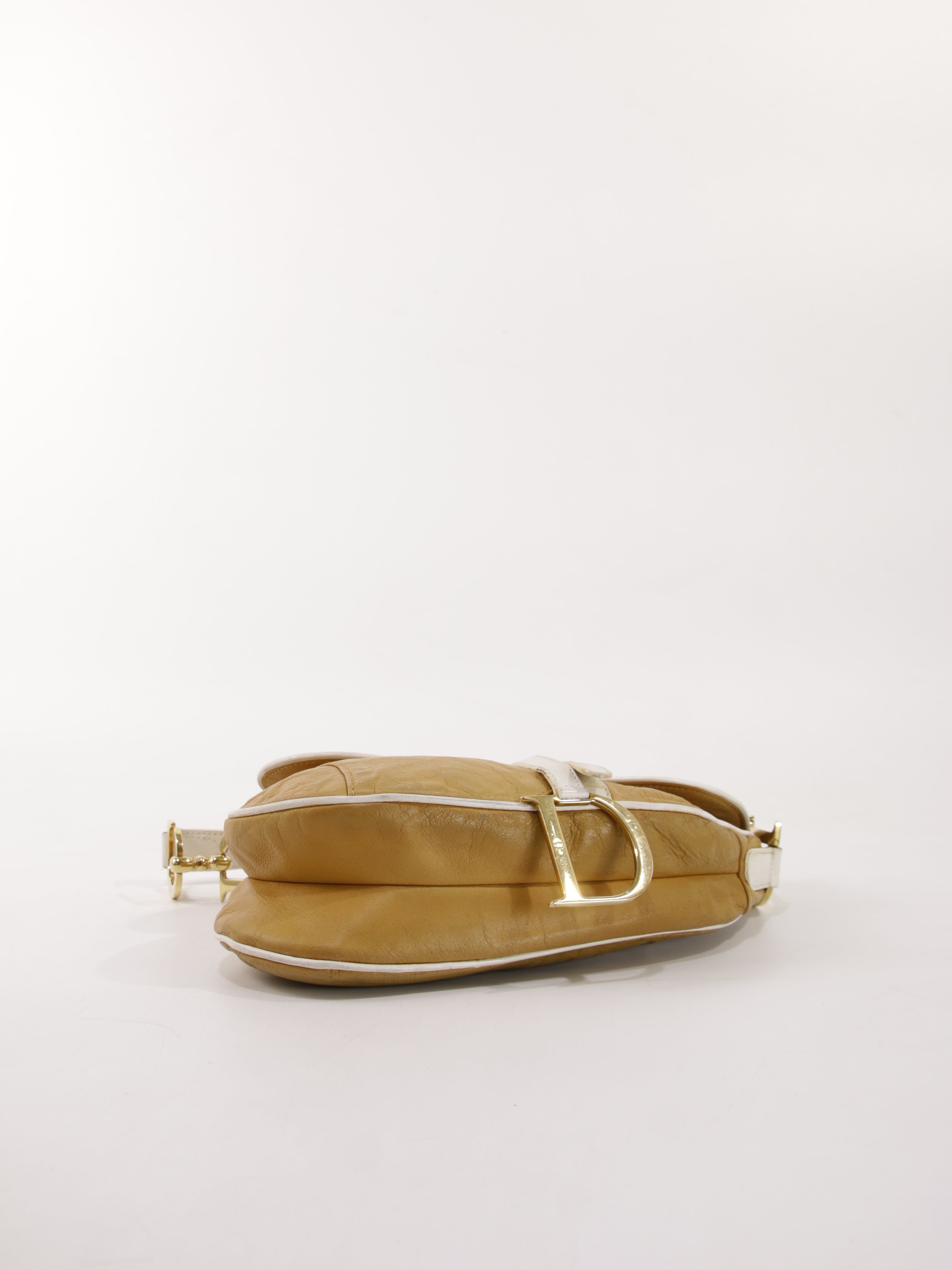 Saddle