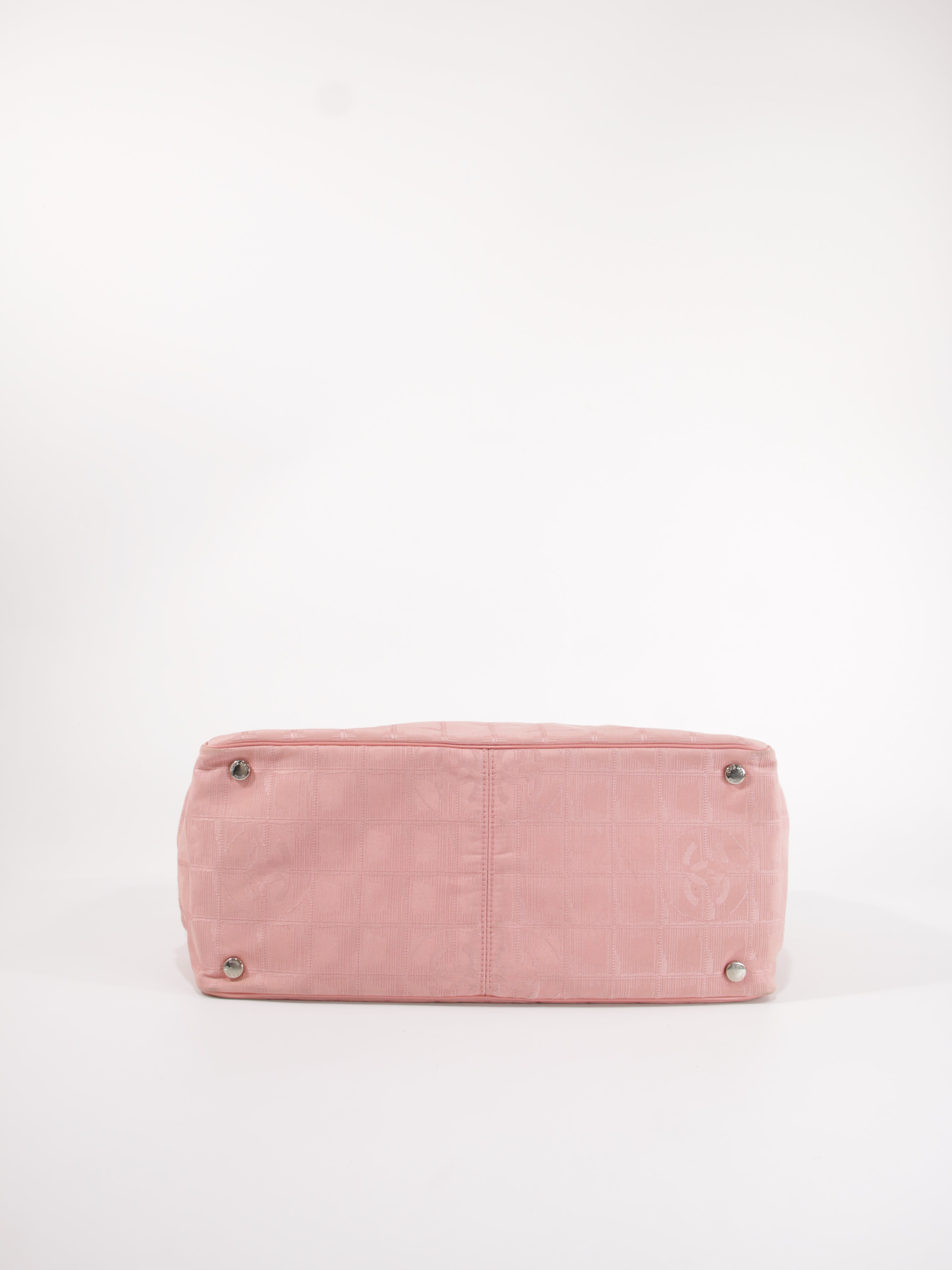 Medium New Travel Line Tote