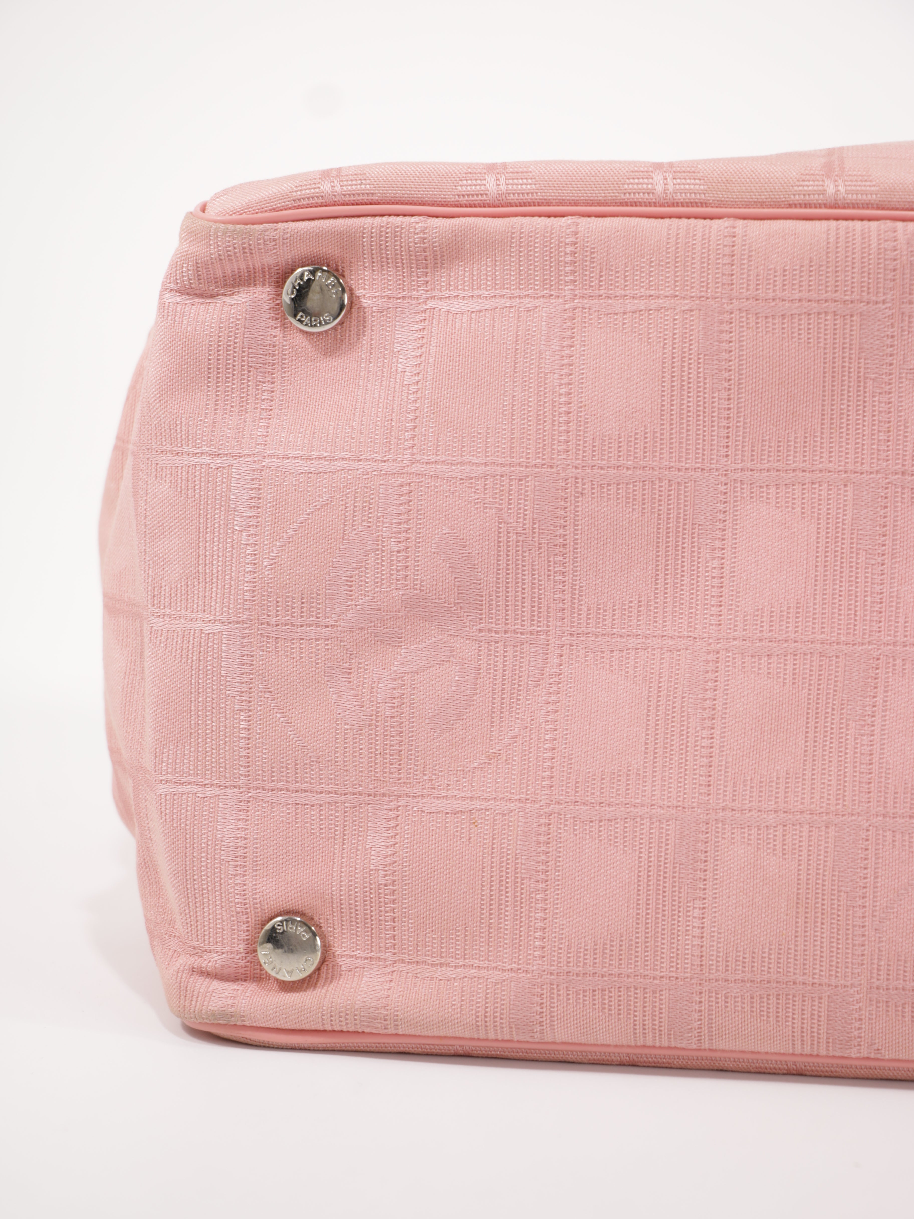 Medium New Travel Line Tote